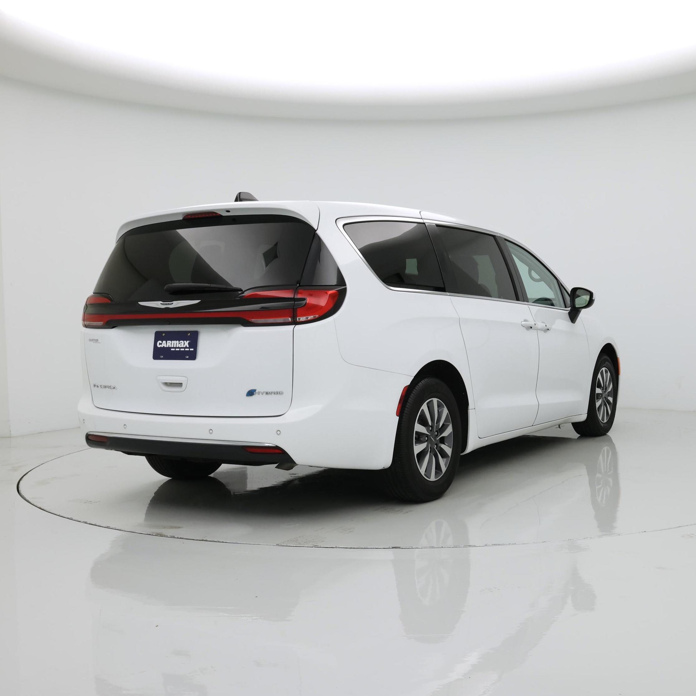 Thumbnail: 2023 Chrysler Pacifica - 8