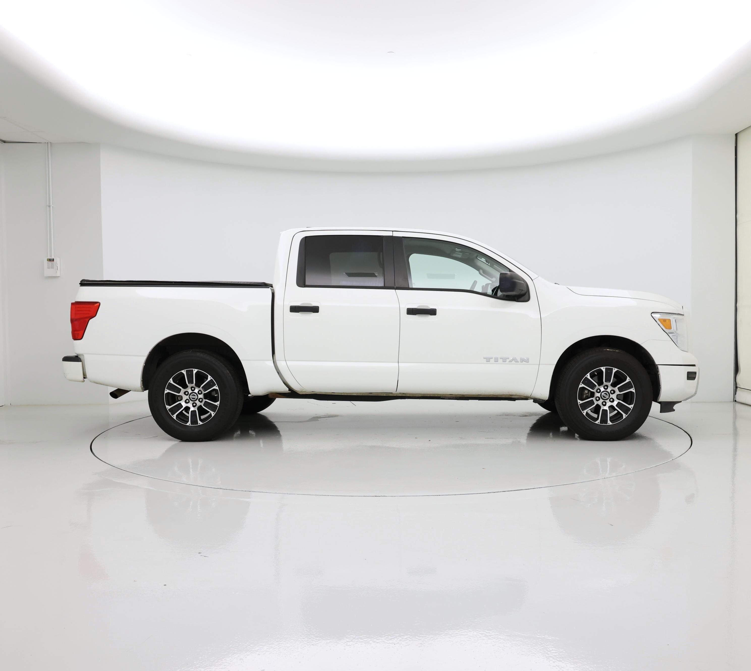 Thumbnail: 2022 Nissan Titan - 7