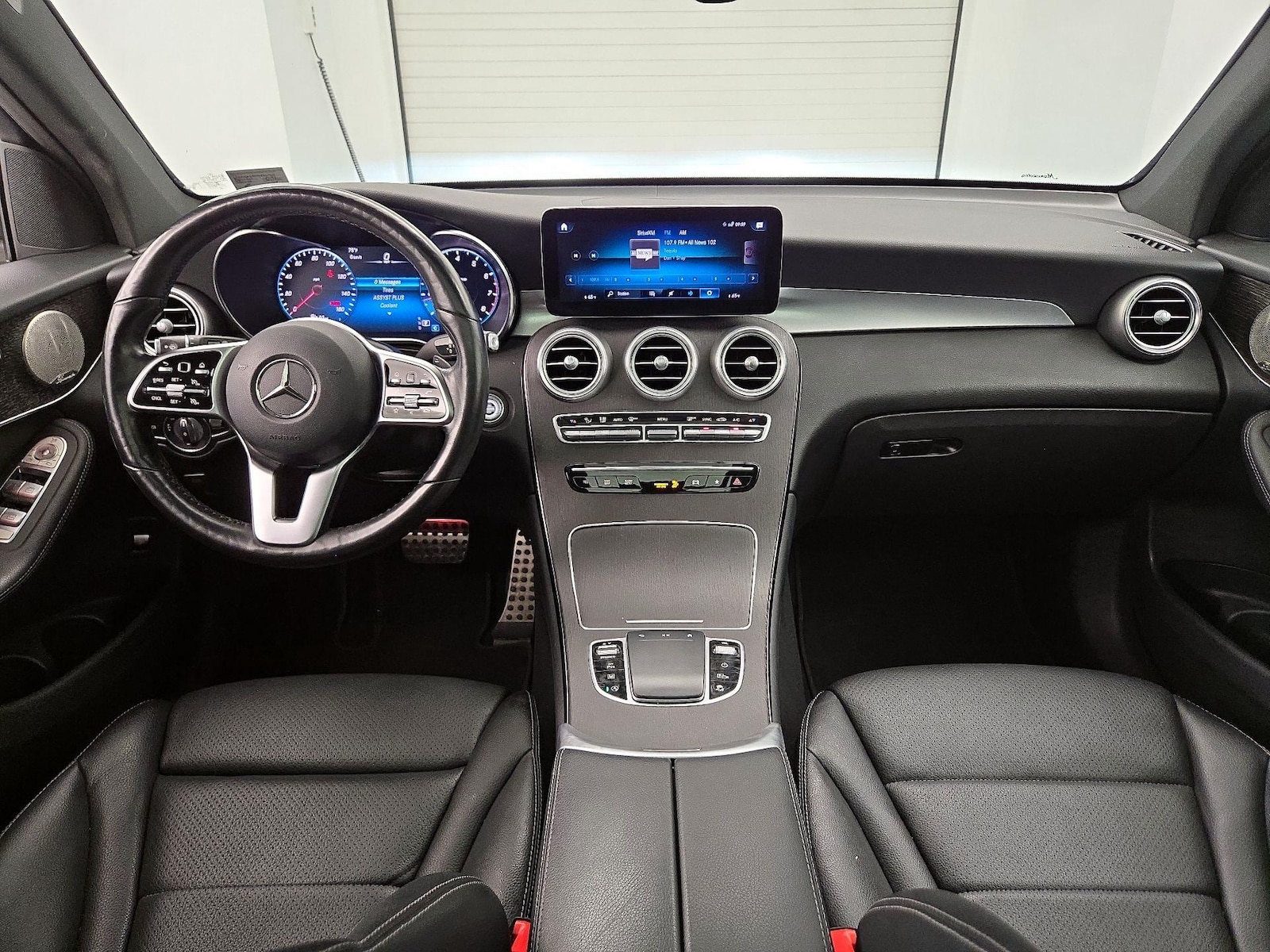 2021 Mercedes-Benz GLC GLC300 - Photo 10