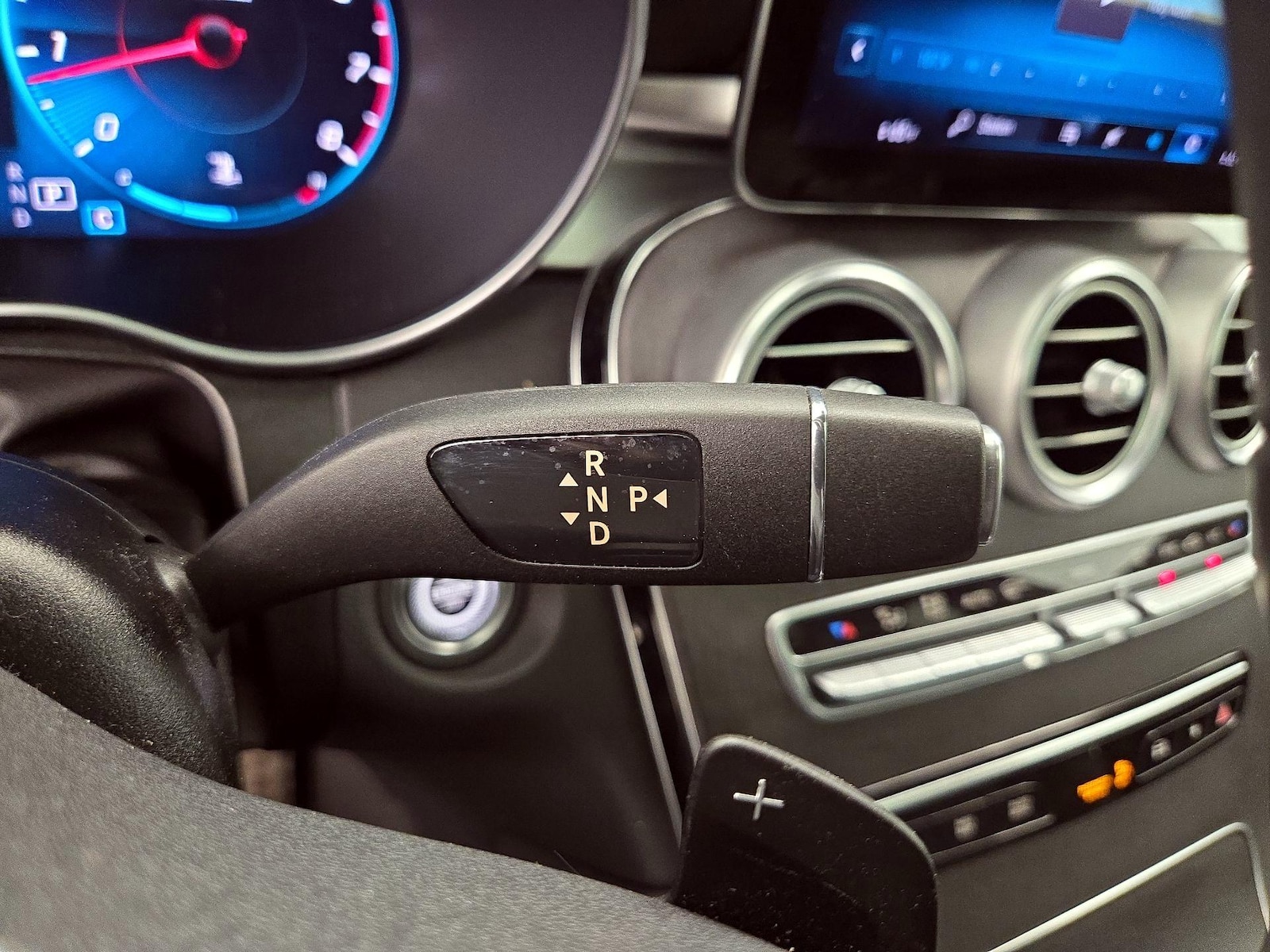 2021 Mercedes-Benz GLC GLC300 - Photo 18