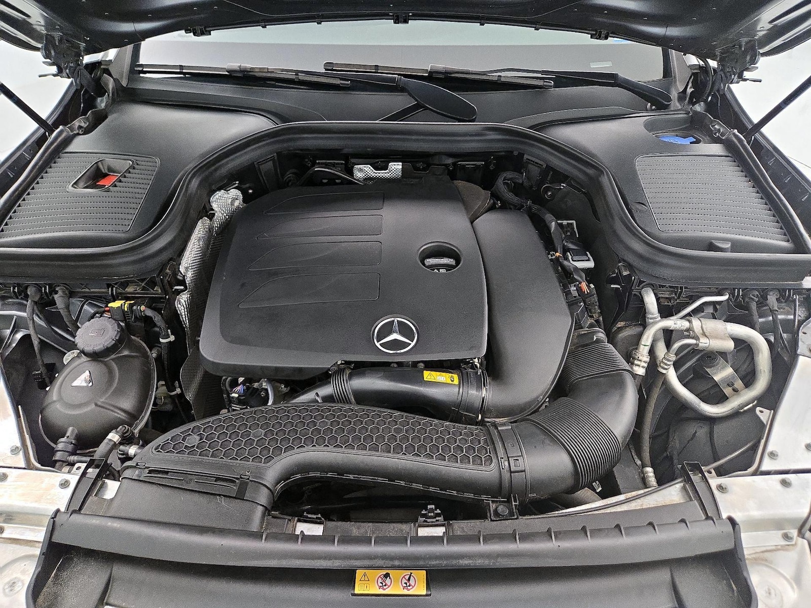 2021 Mercedes-Benz GLC GLC300 - Photo 23