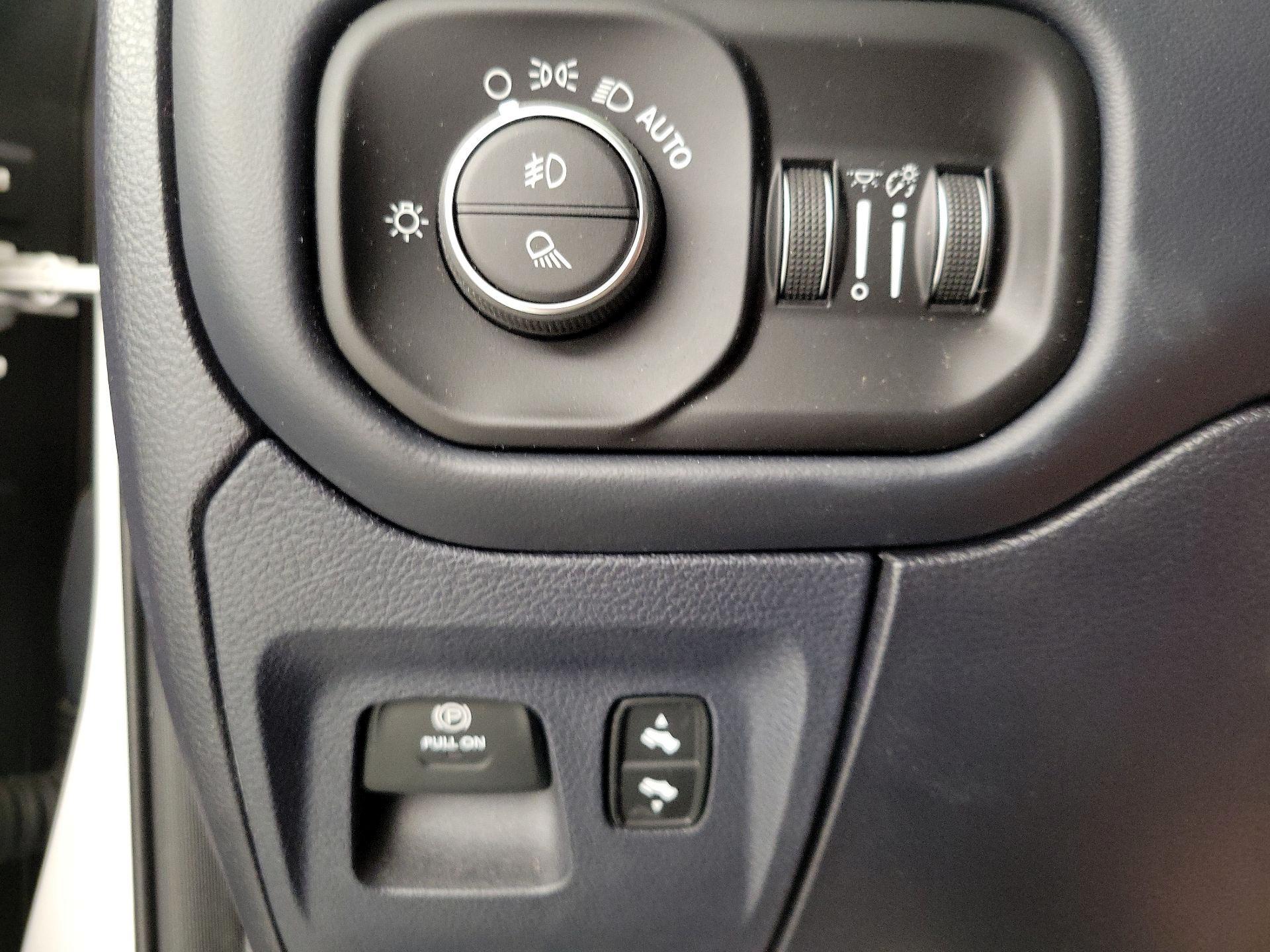 Thumbnail: 2019 RAM 1500 - 13