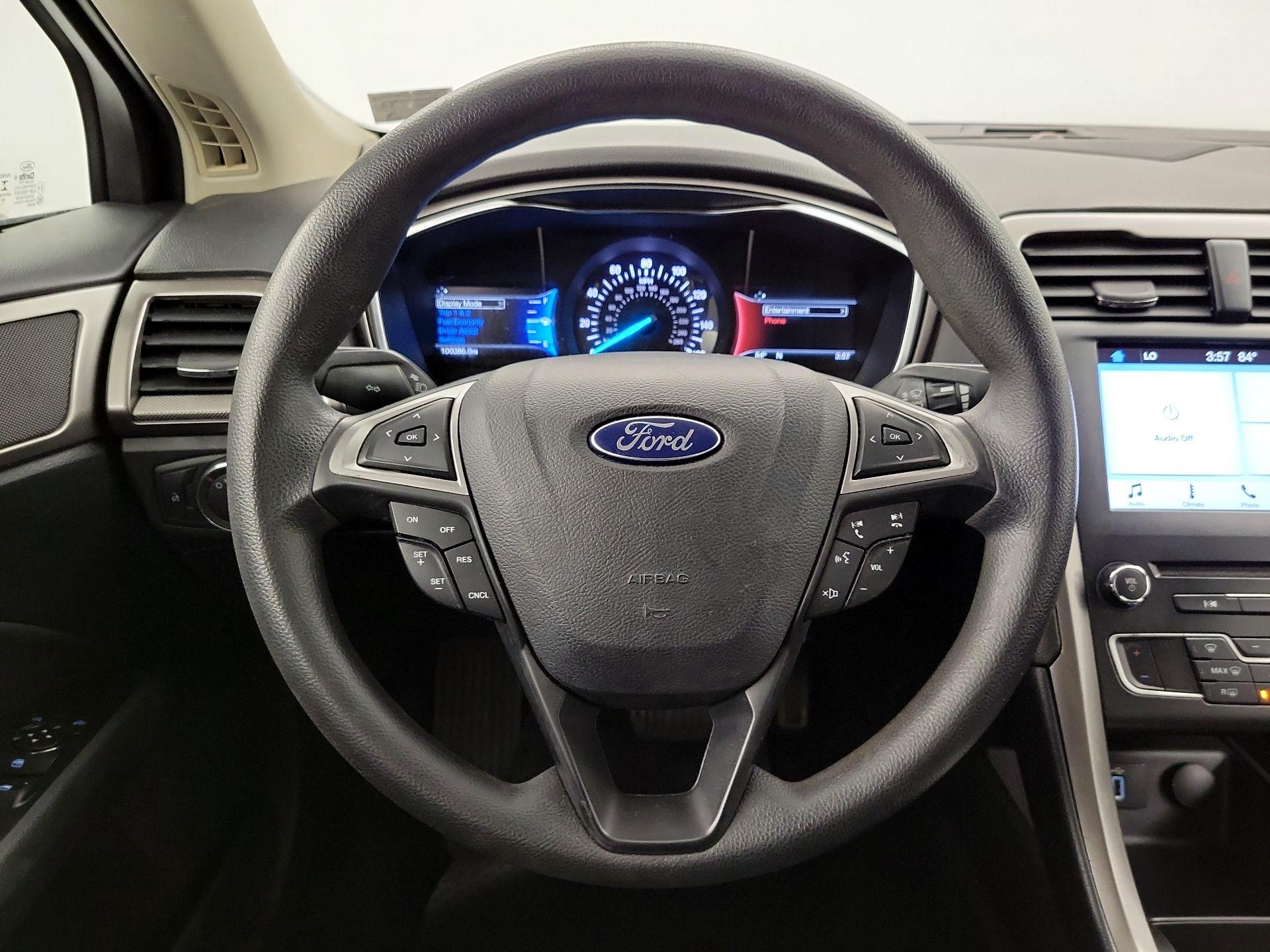 Thumbnail: 2017 Ford Fusion - 10