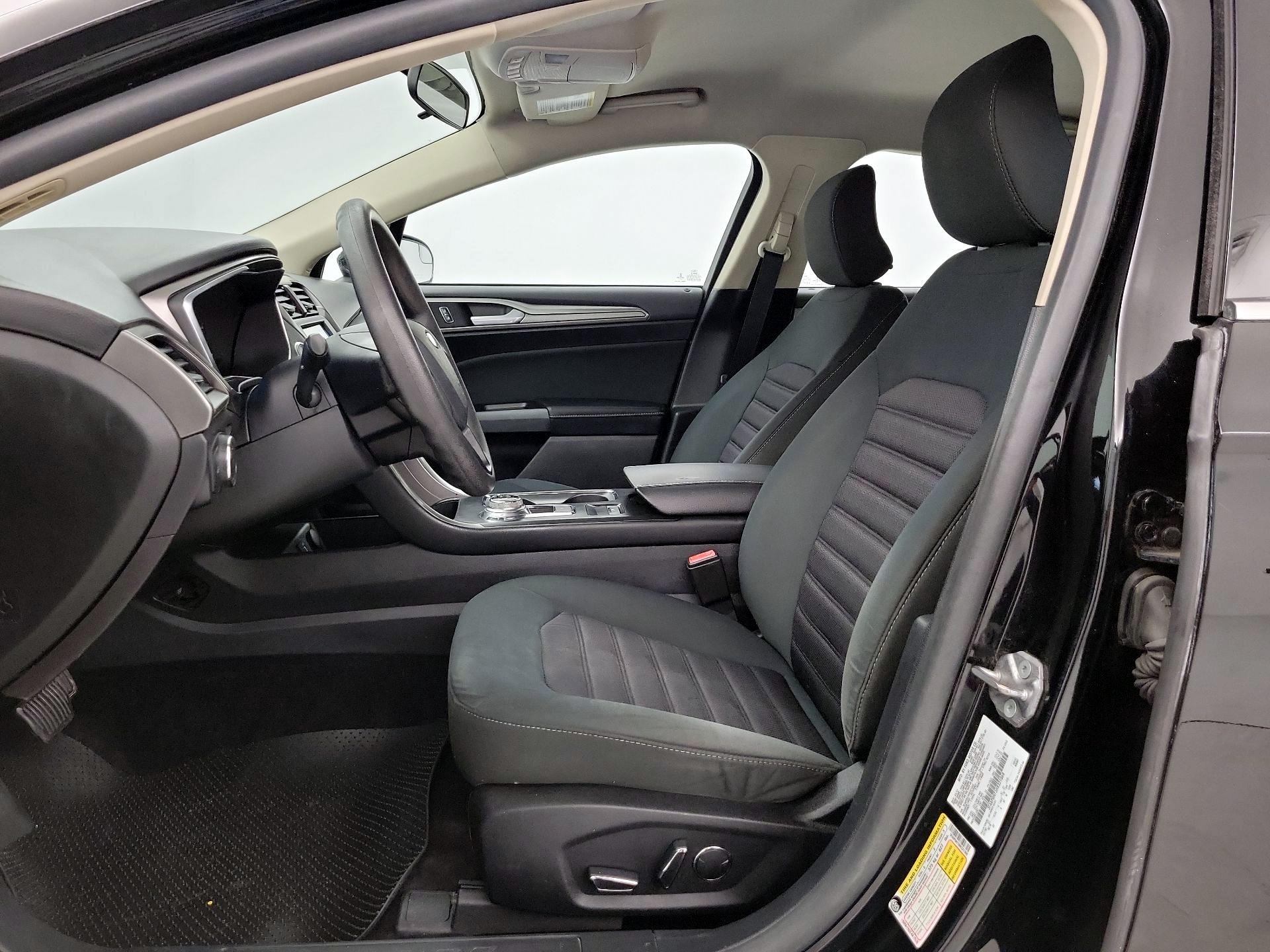 Thumbnail: 2017 Ford Fusion - 11