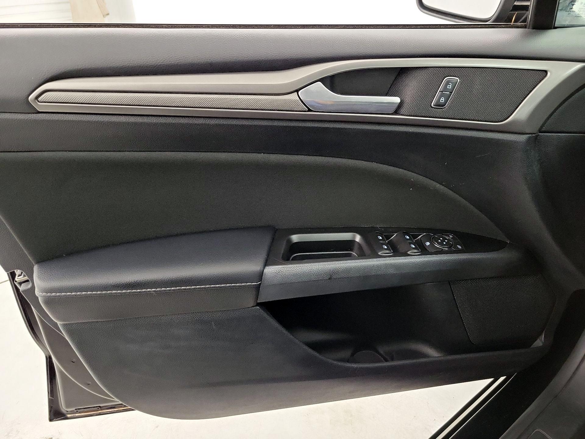 Thumbnail: 2017 Ford Fusion - 12