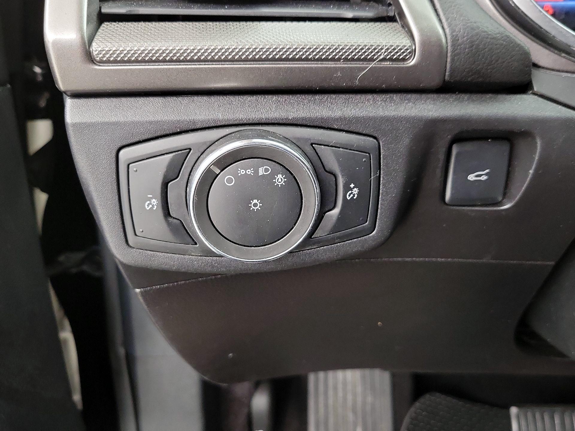 Thumbnail: 2017 Ford Fusion - 13