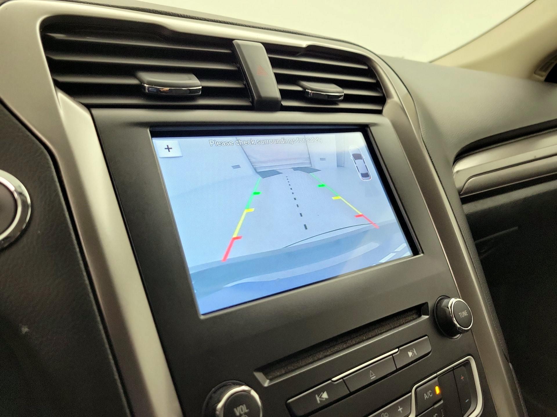 Thumbnail: 2017 Ford Fusion - 14