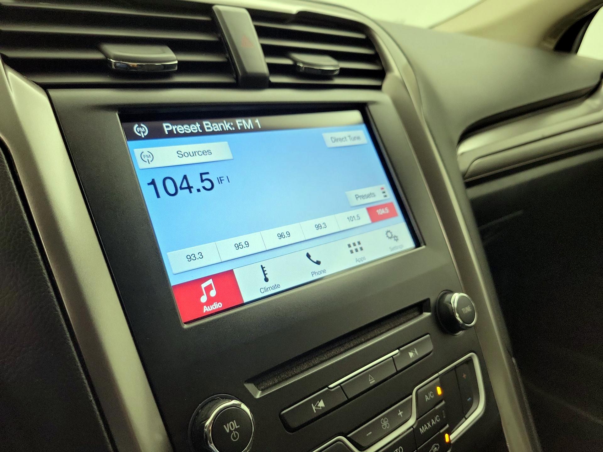 Thumbnail: 2017 Ford Fusion - 15