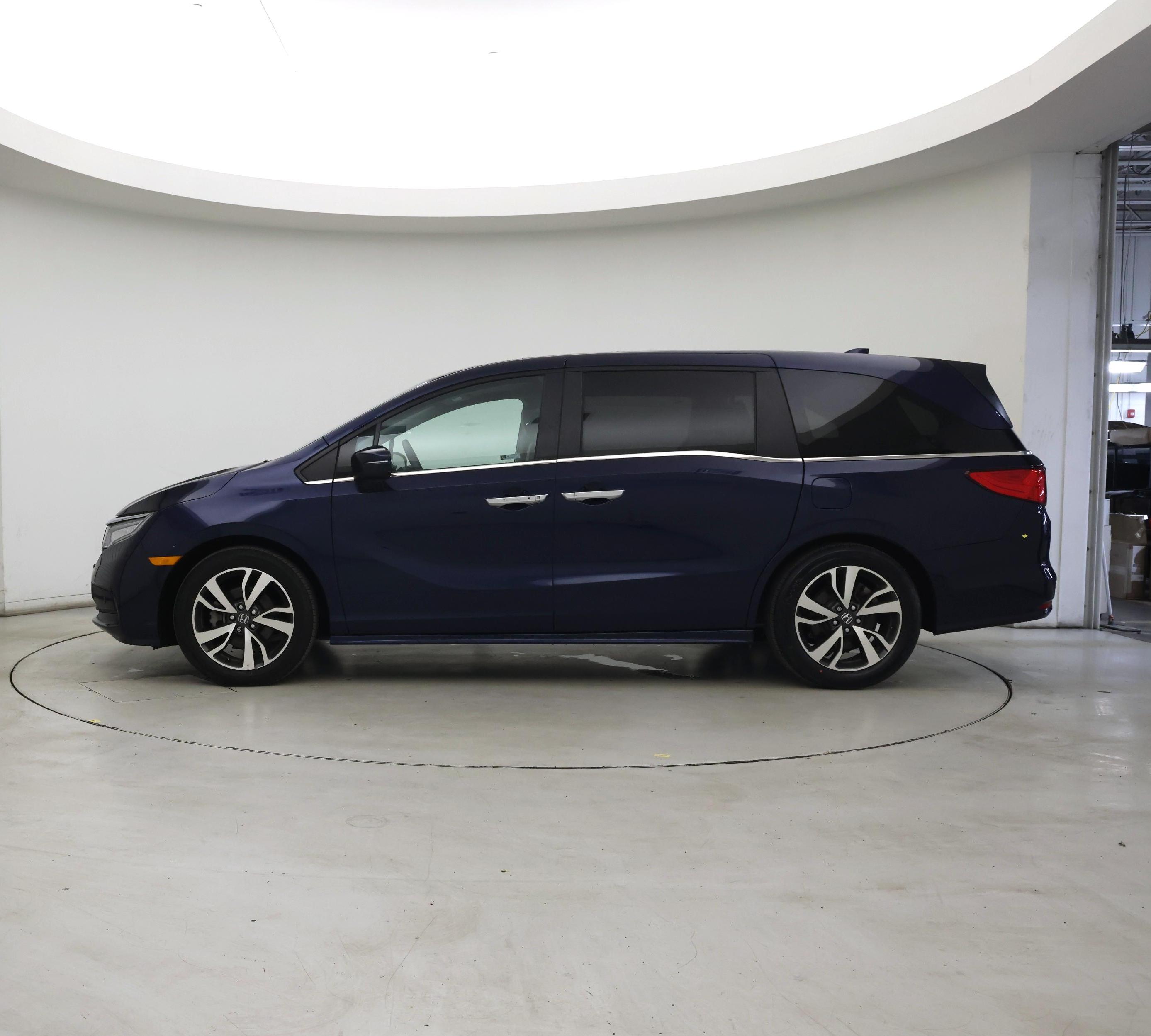 Thumbnail: 2023 Honda Odyssey - 3