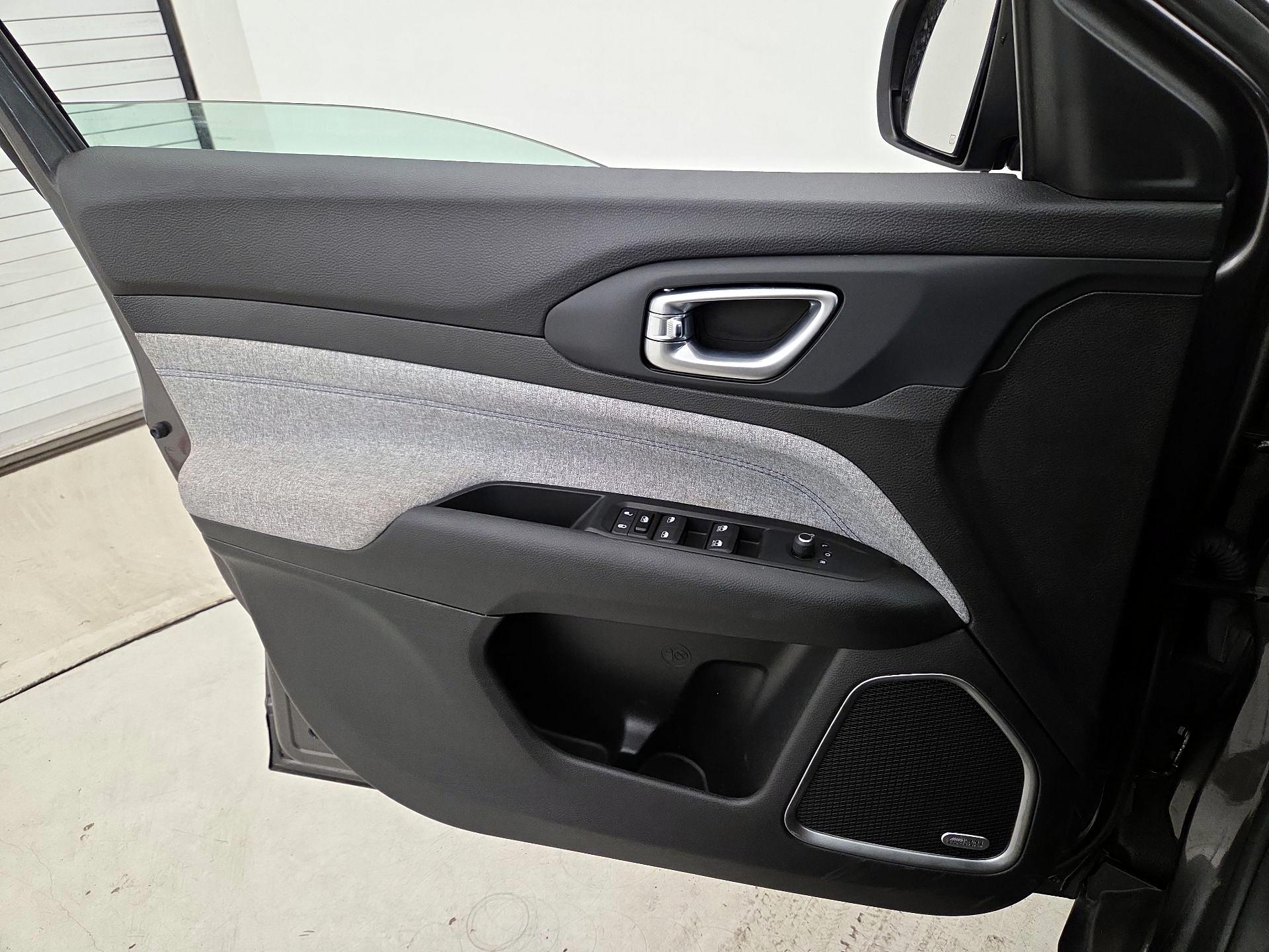 Thumbnail: 2022 Jeep Compass - 12