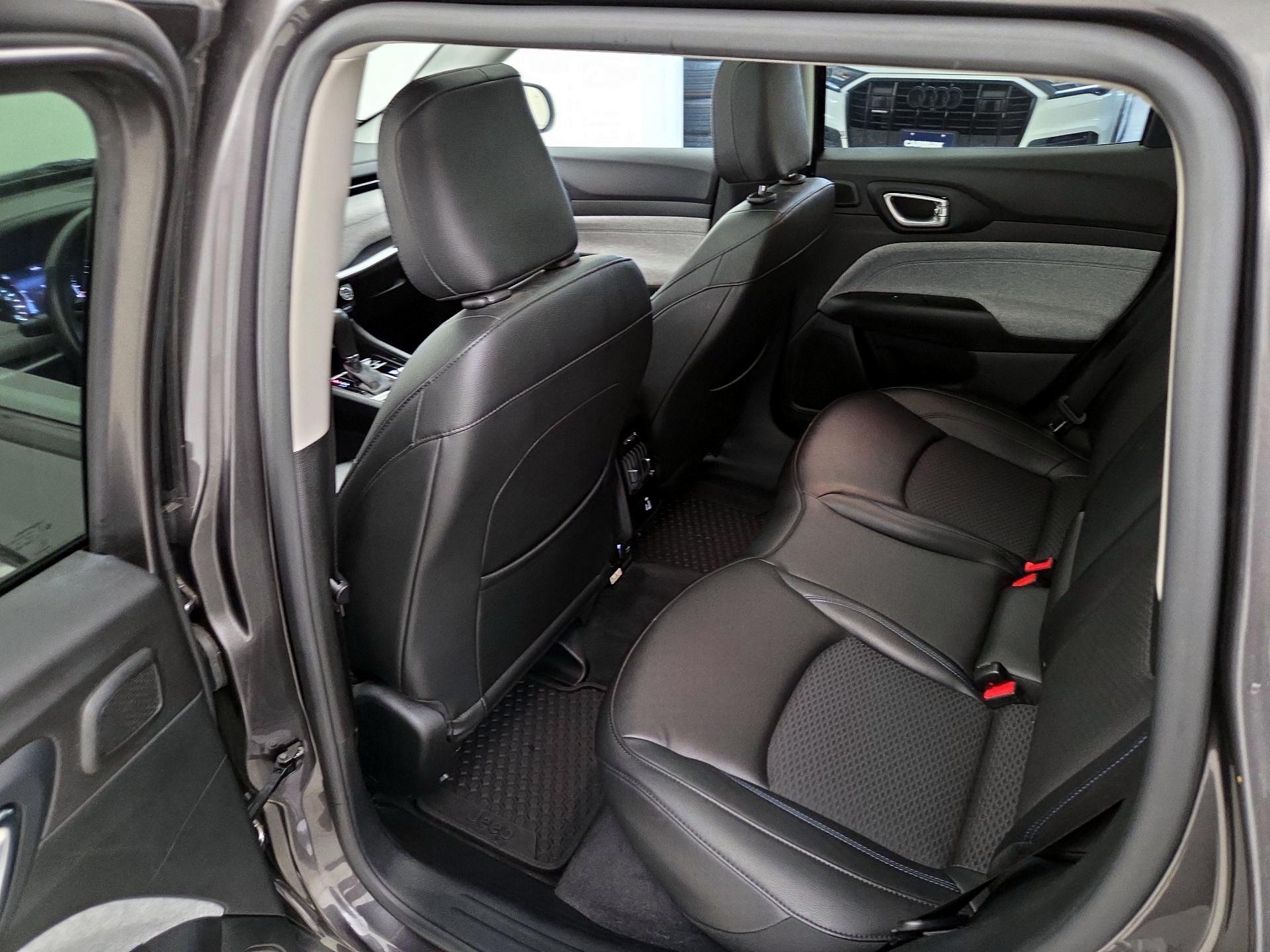 Thumbnail: 2022 Jeep Compass - 20