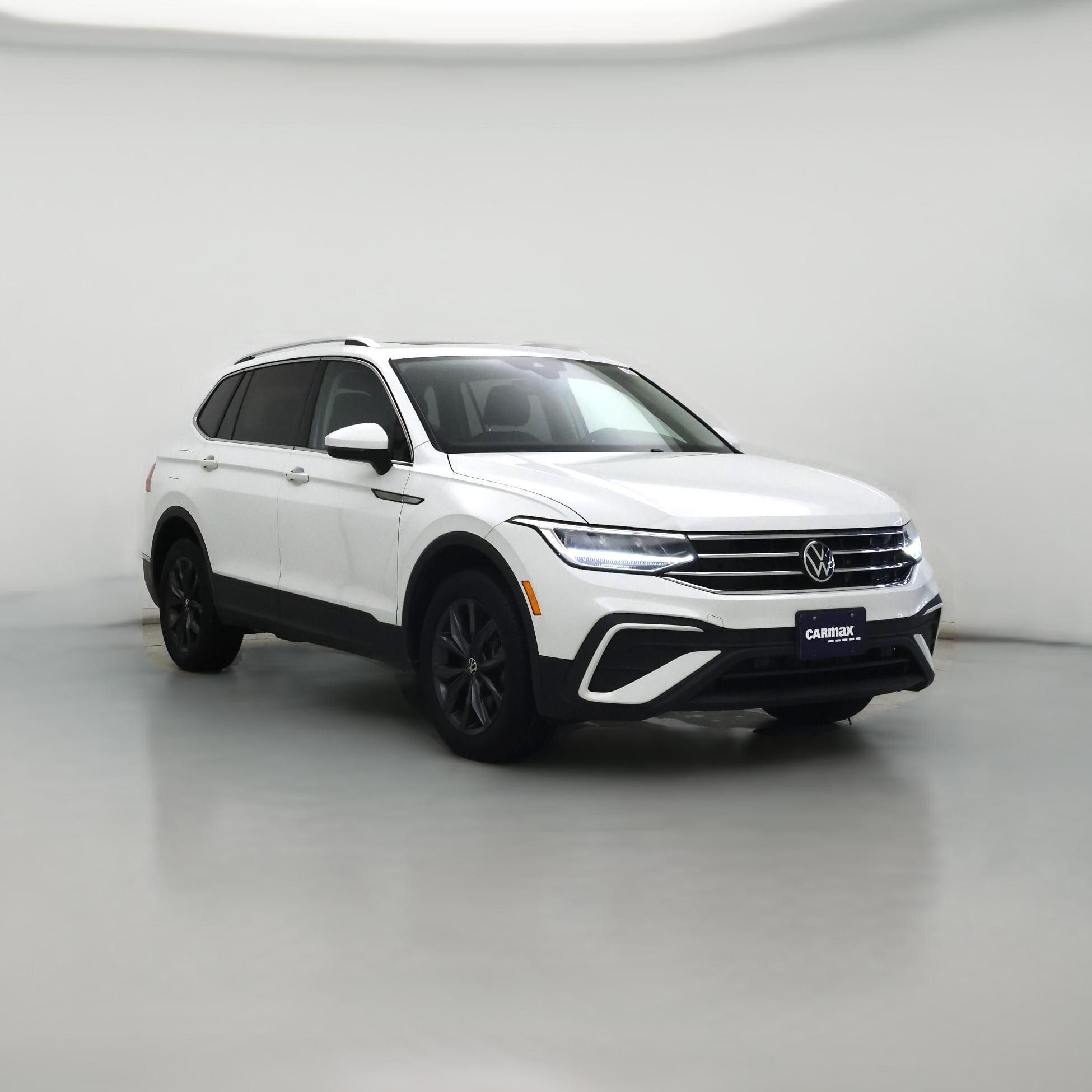 Thumbnail: 2022 Volkswagen Tiguan - 1