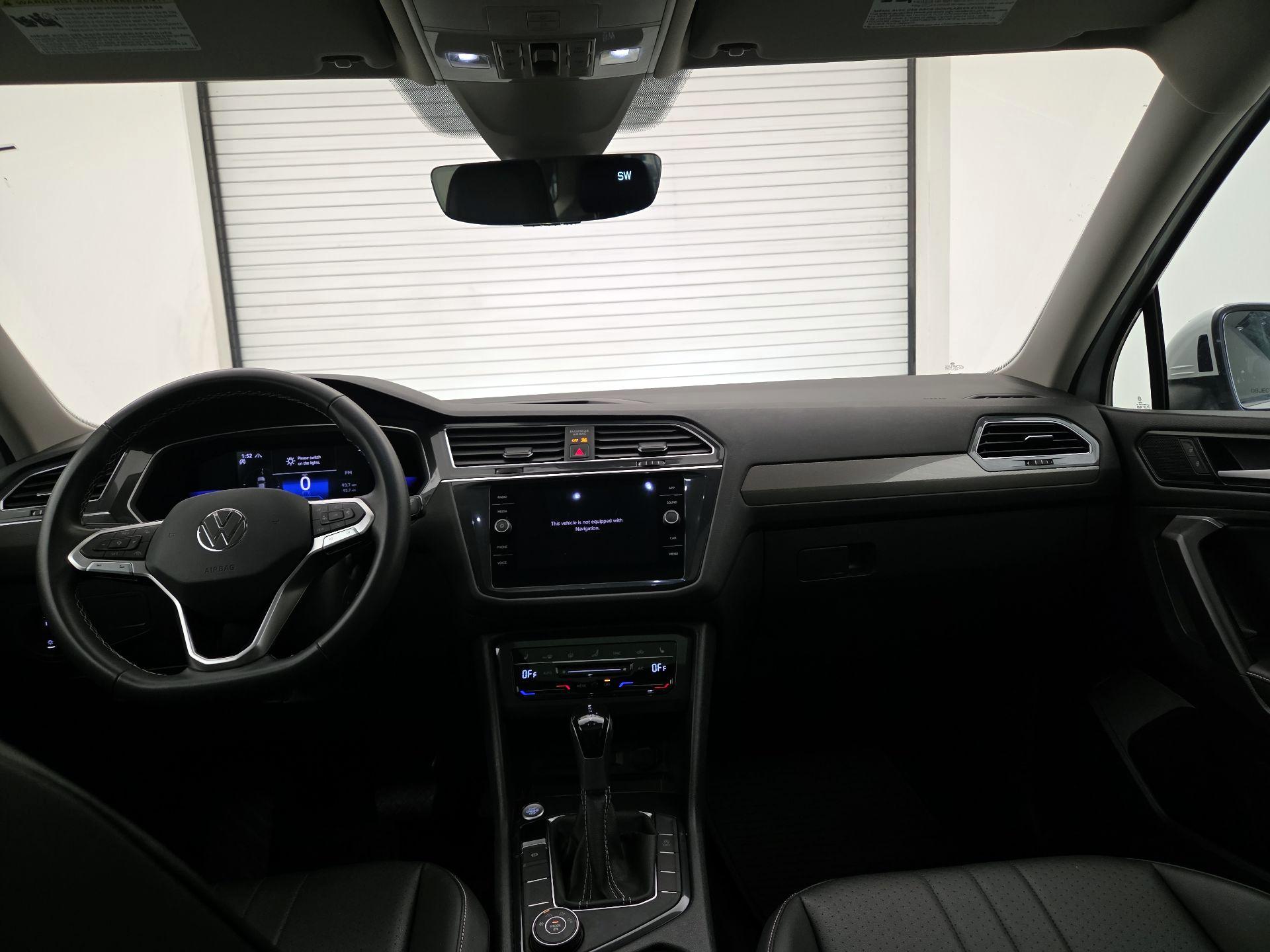 Thumbnail: 2022 Volkswagen Tiguan - 9