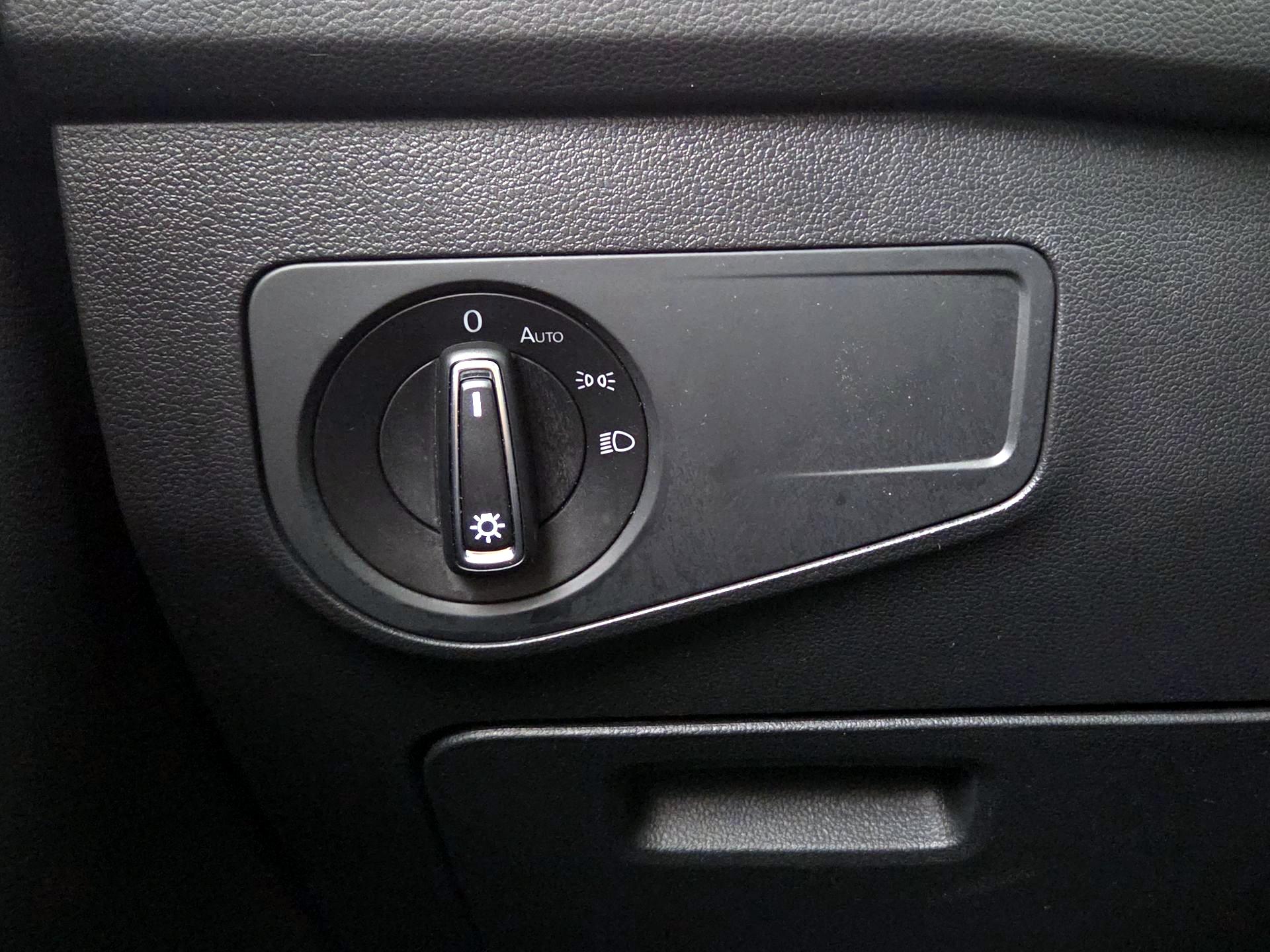 Thumbnail: 2022 Volkswagen Tiguan - 13