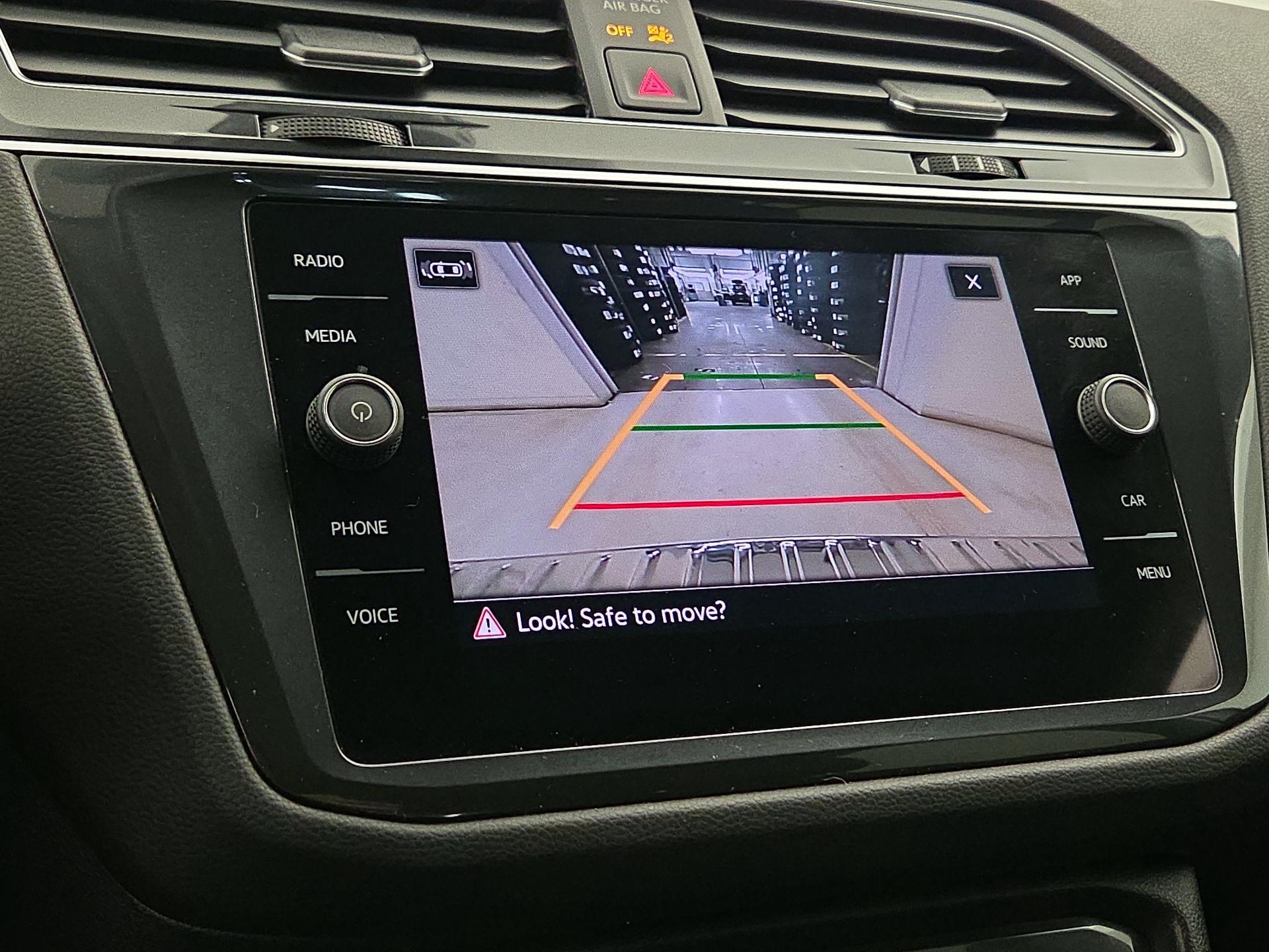 Thumbnail: 2022 Volkswagen Tiguan - 14