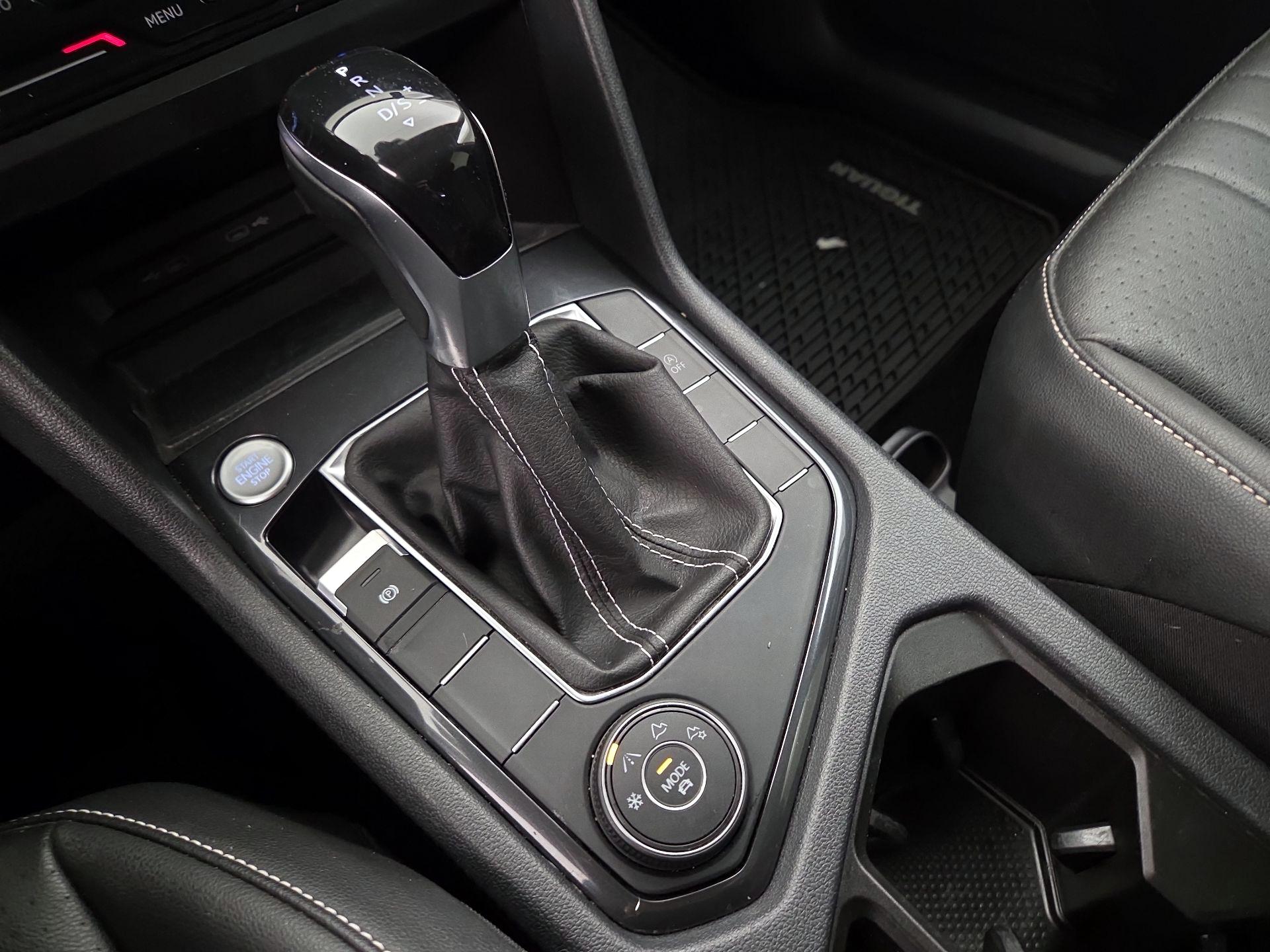 Thumbnail: 2022 Volkswagen Tiguan - 17