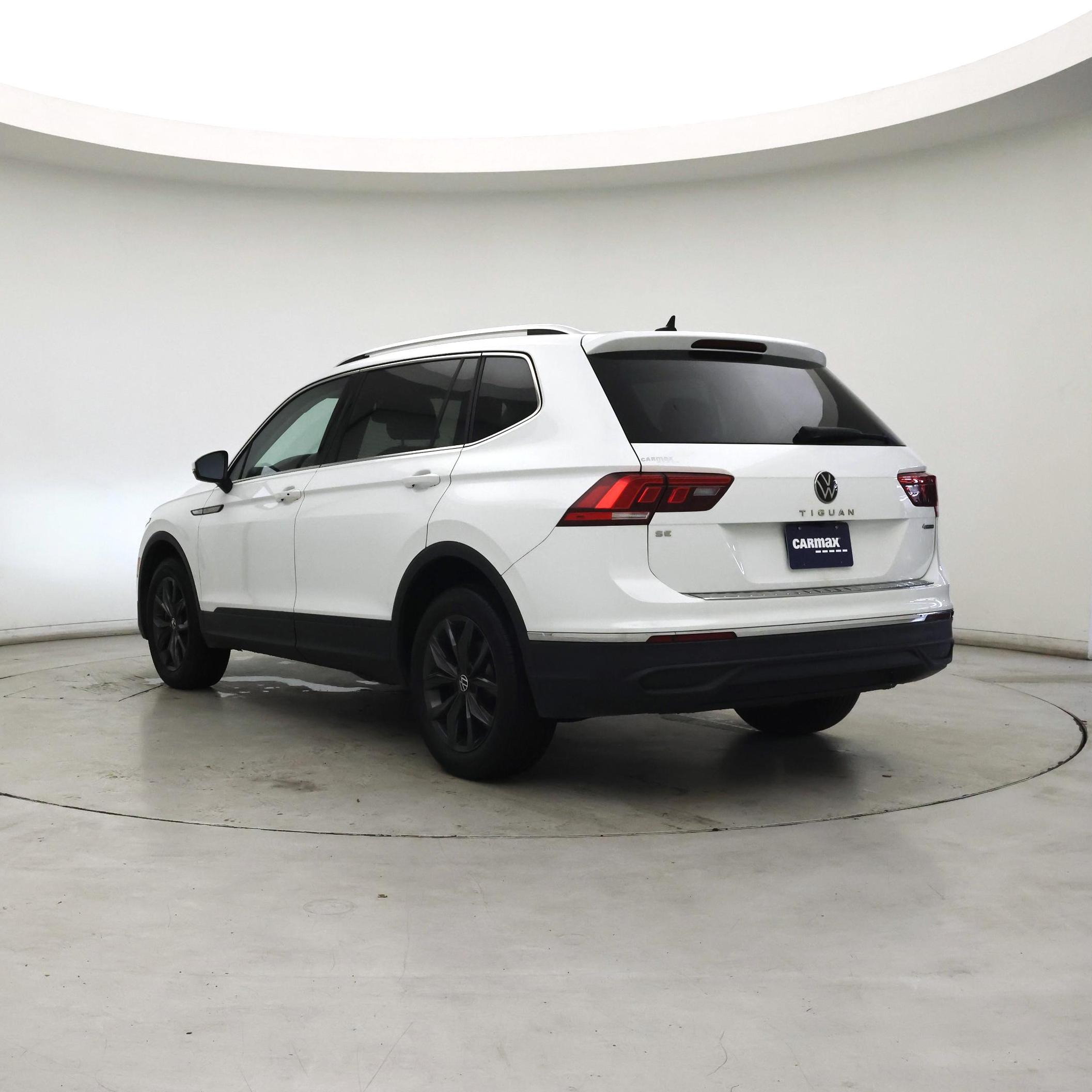 Thumbnail: 2022 Volkswagen Tiguan - 2