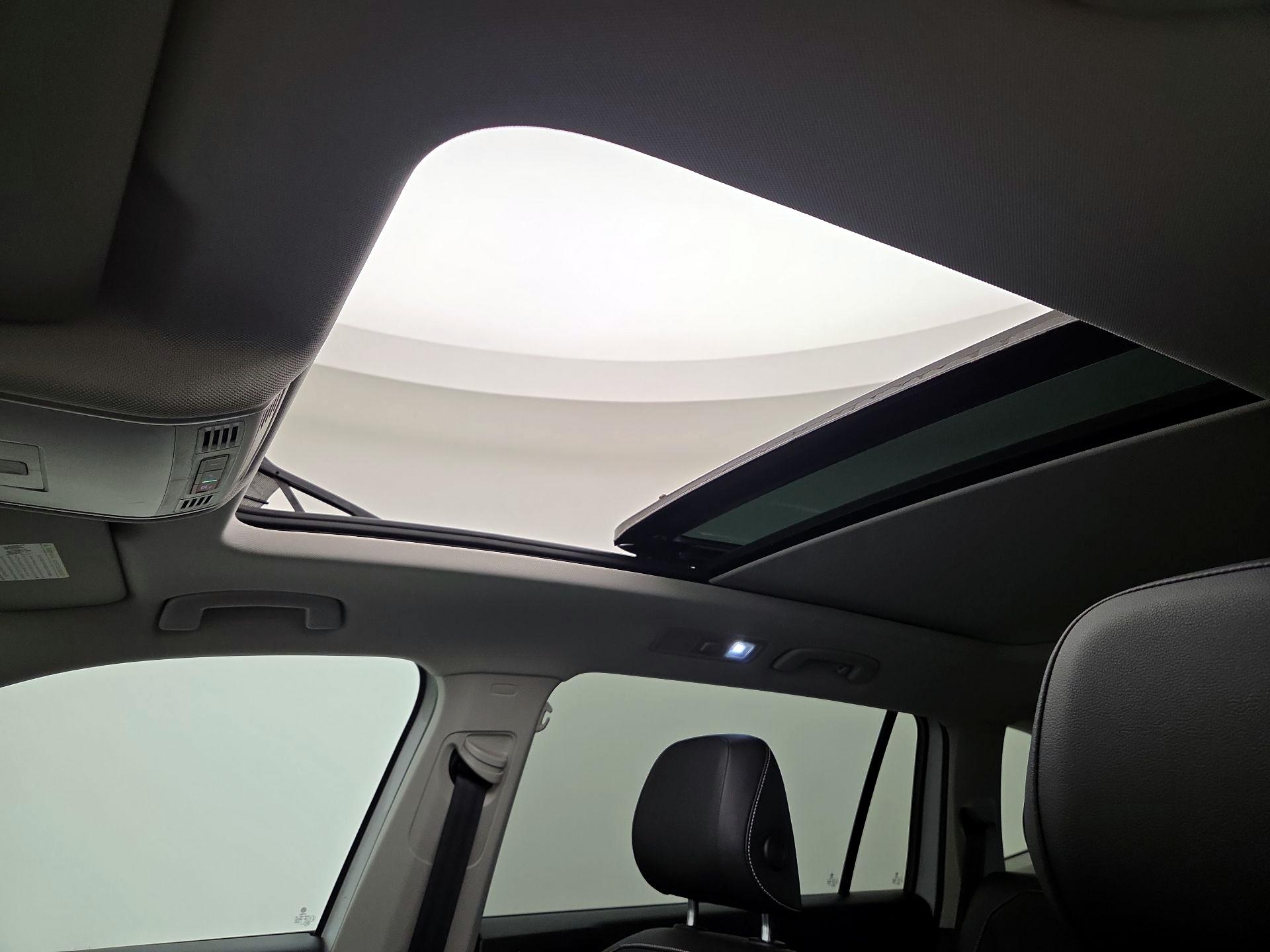 Thumbnail: 2022 Volkswagen Tiguan - 19