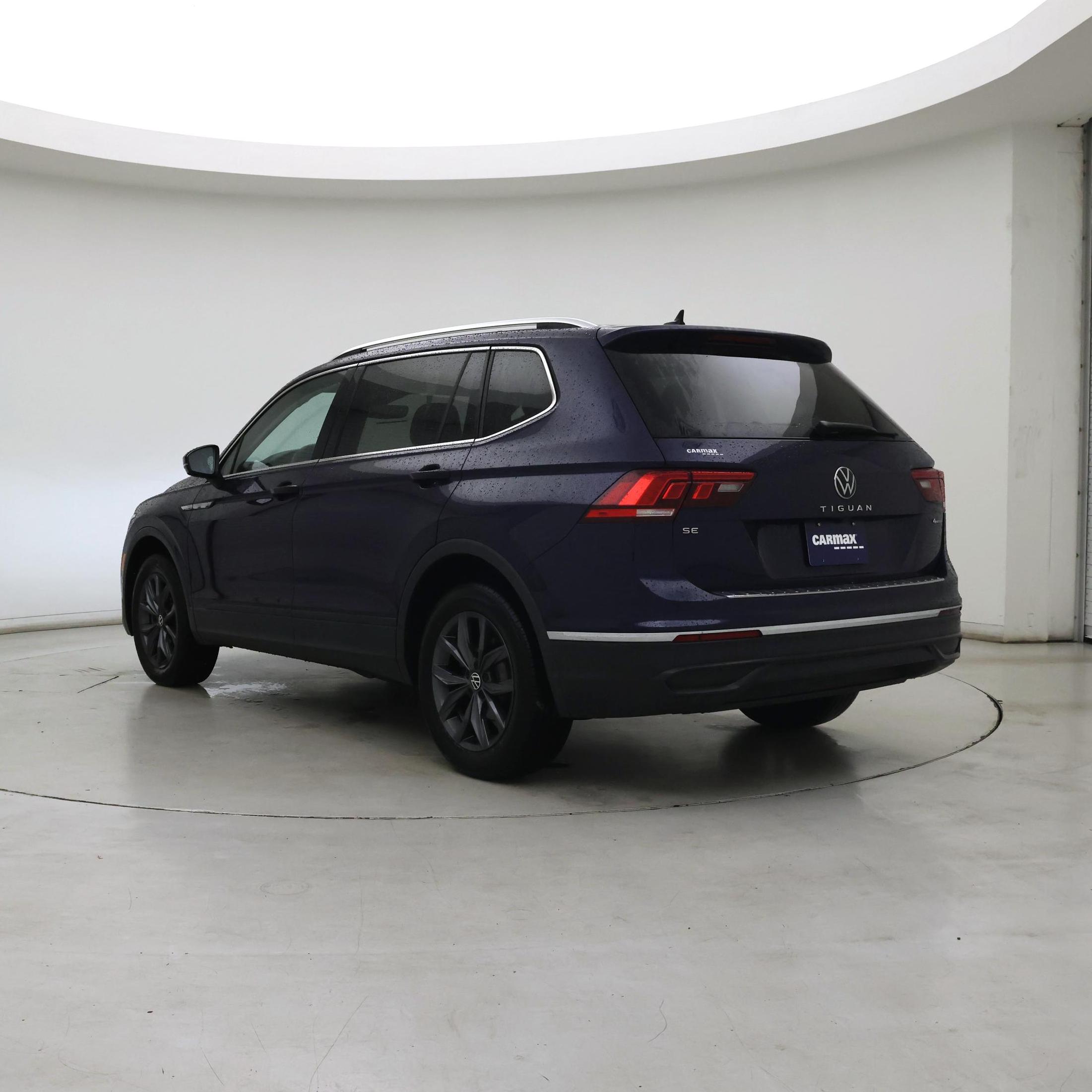 Thumbnail: 2022 Volkswagen Tiguan - 2
