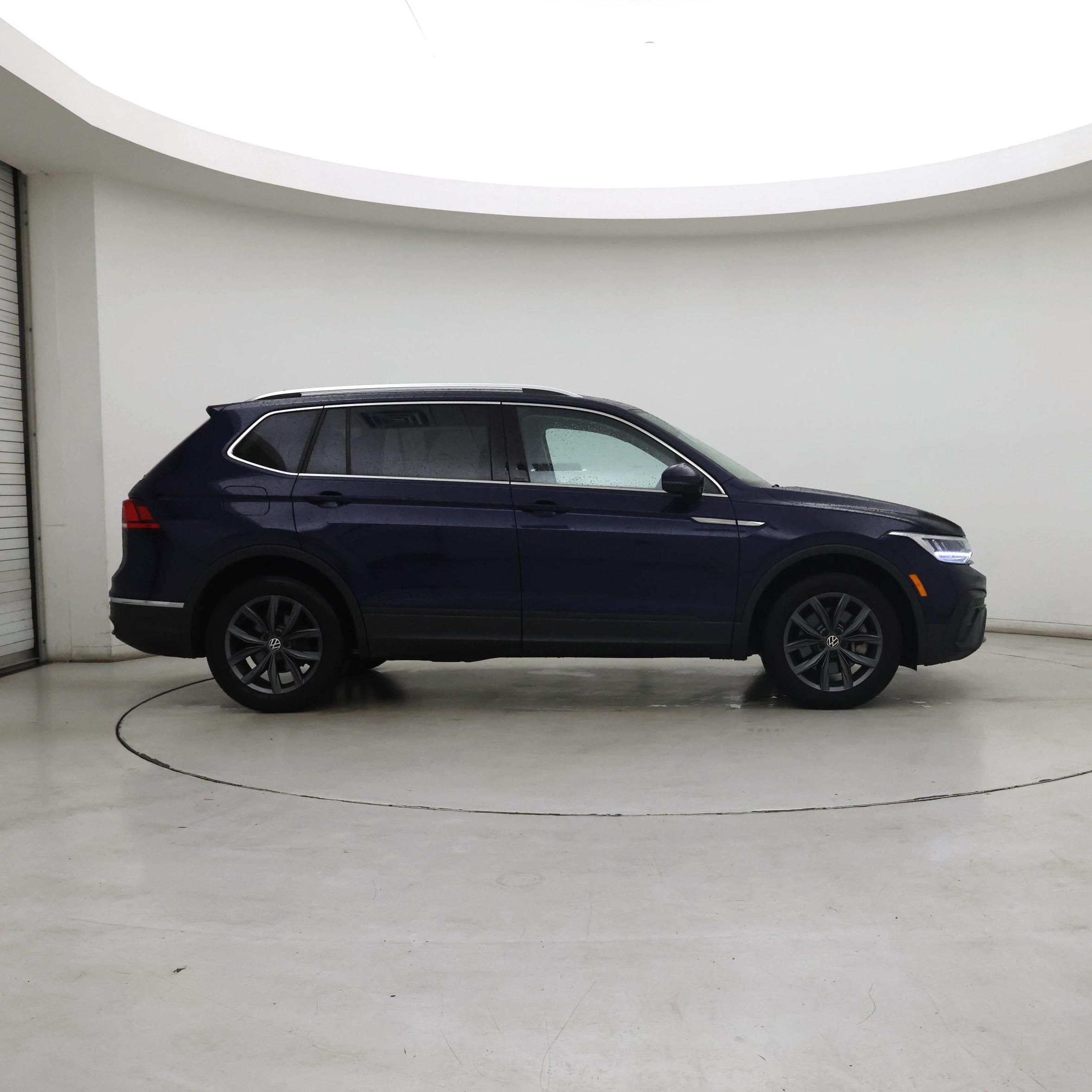 Thumbnail: 2022 Volkswagen Tiguan - 7