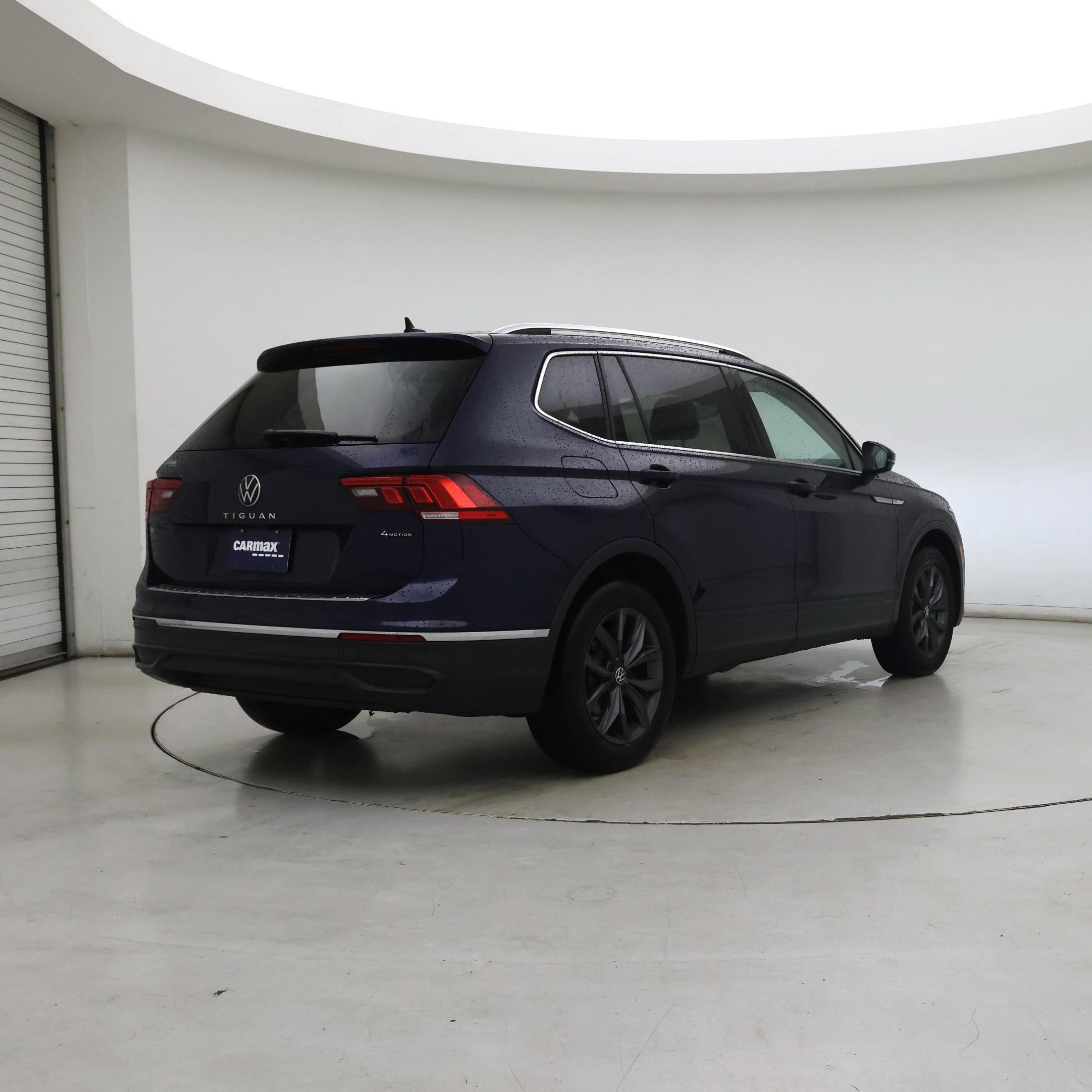 Thumbnail: 2022 Volkswagen Tiguan - 8