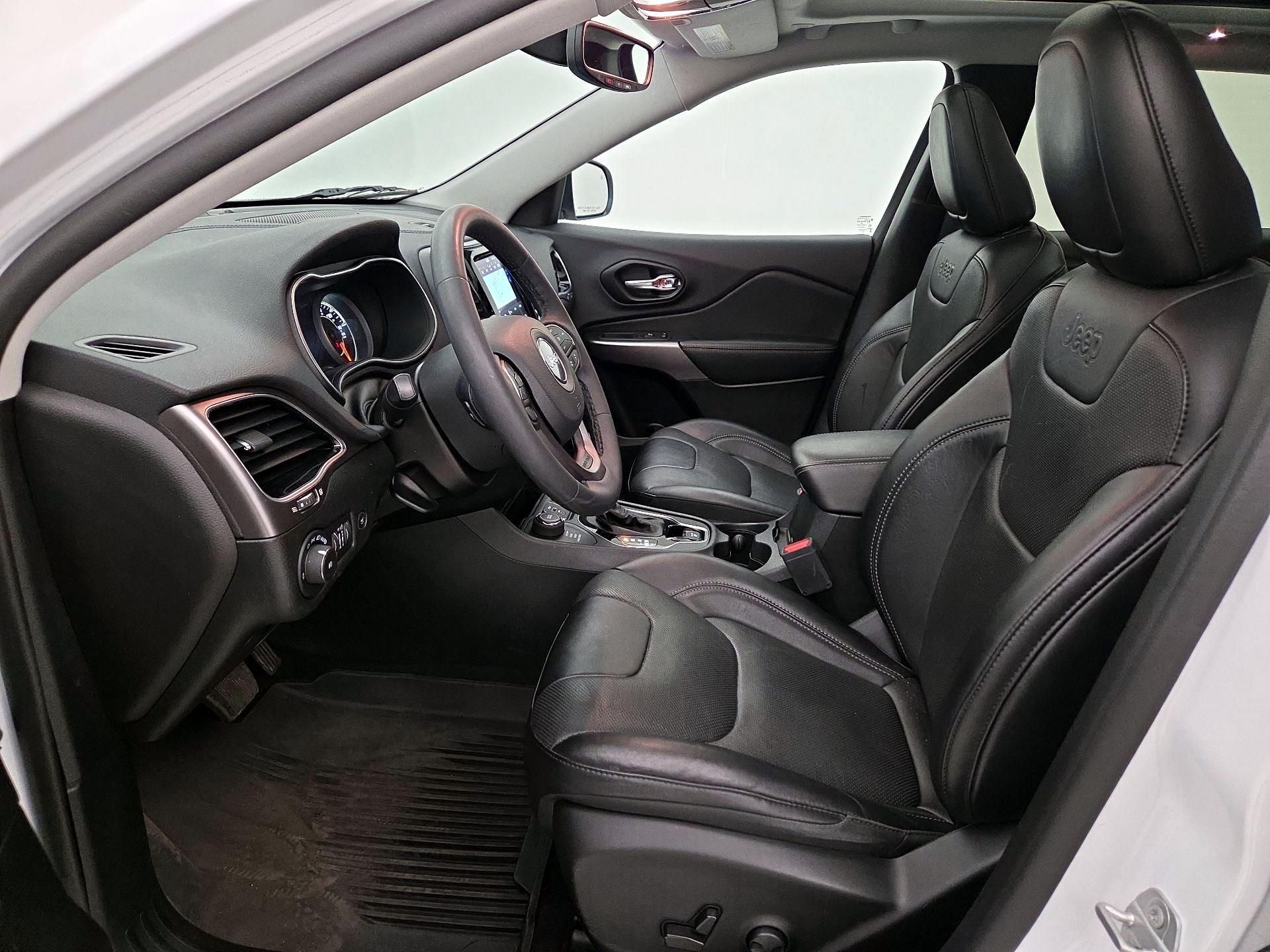 Thumbnail: 2022 Jeep Cherokee - 11