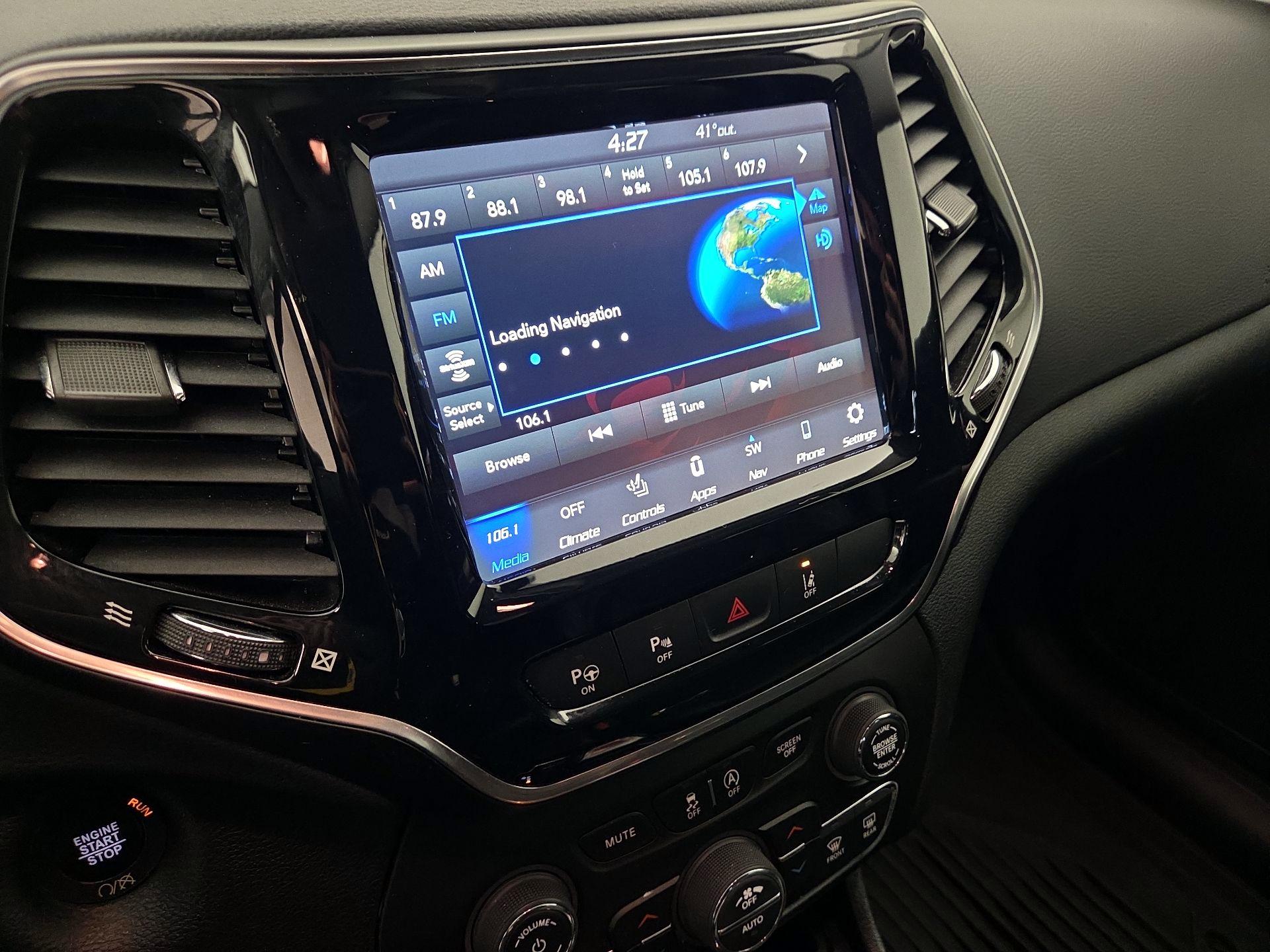 Thumbnail: 2022 Jeep Cherokee - 15