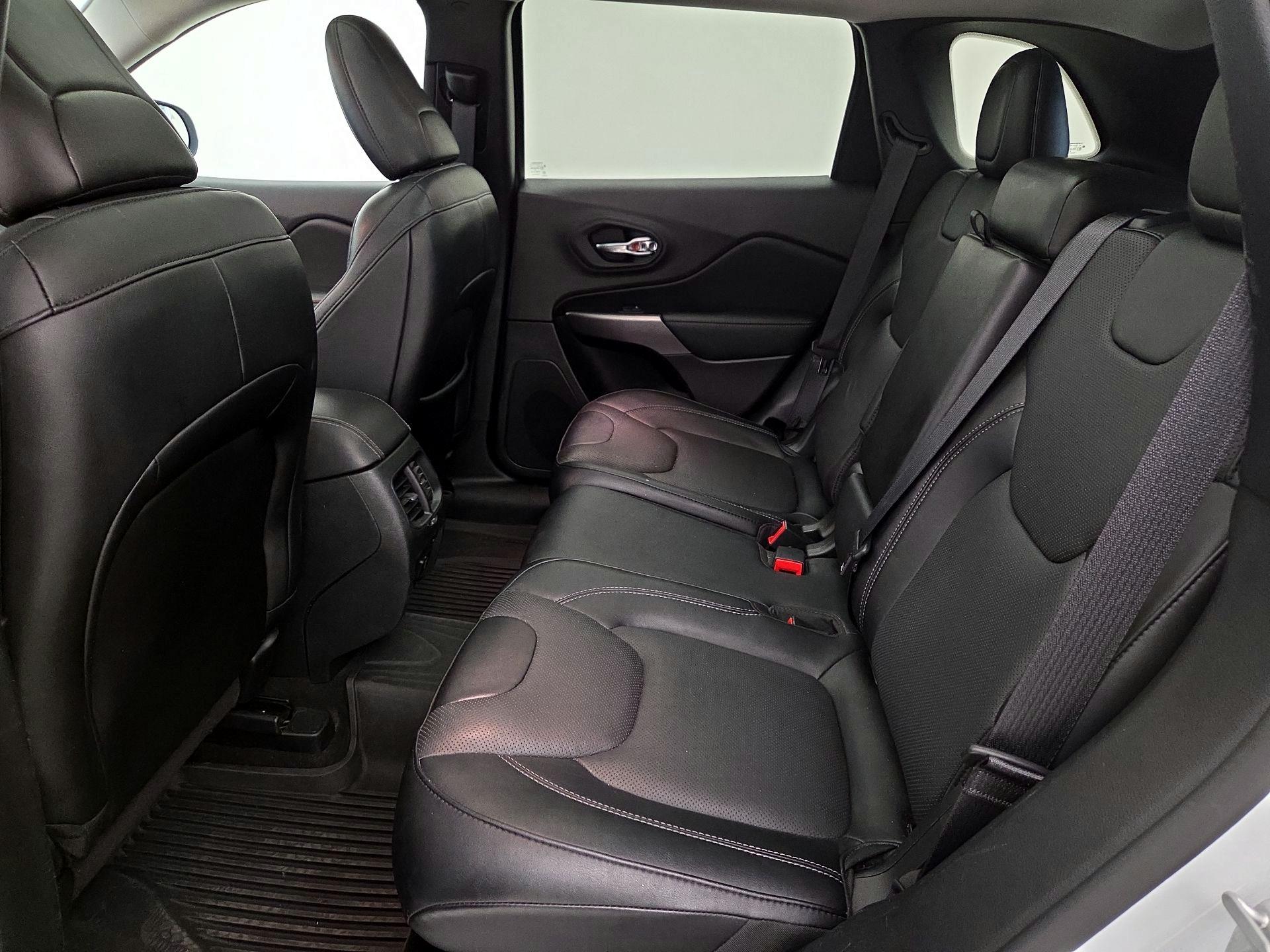 Thumbnail: 2022 Jeep Cherokee - 20