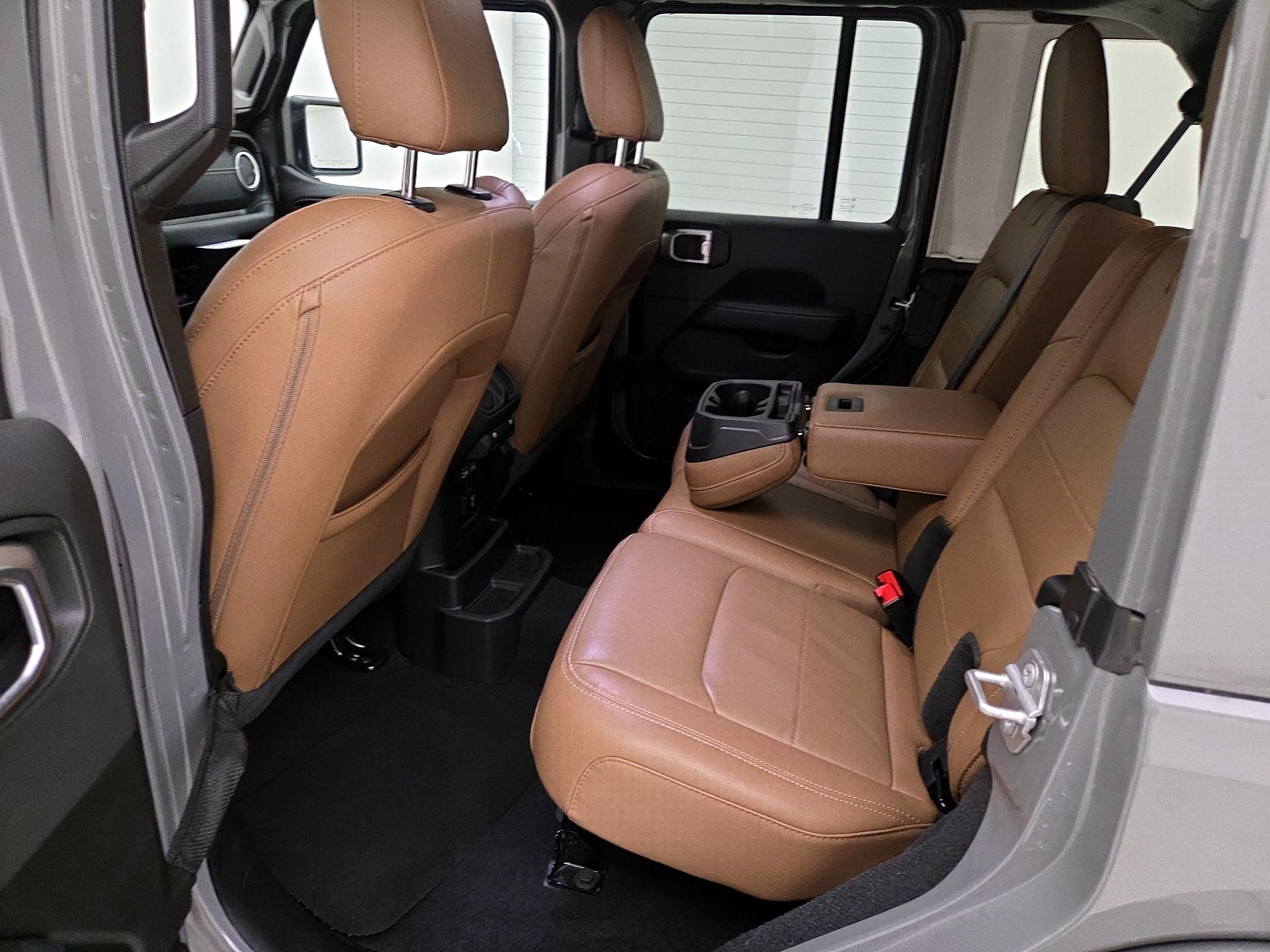 Thumbnail: 2021 Jeep Wrangler - 18