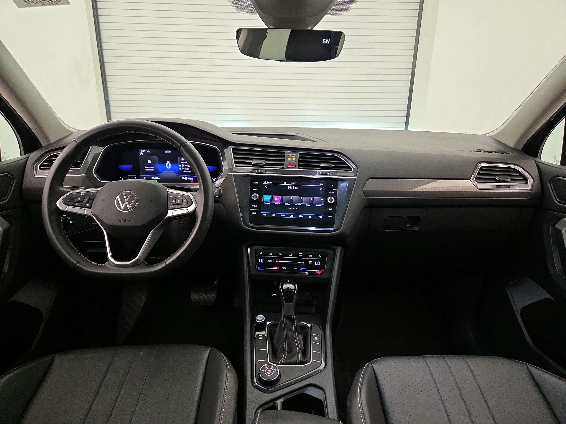 Thumbnail: 2022 Volkswagen Tiguan - 9