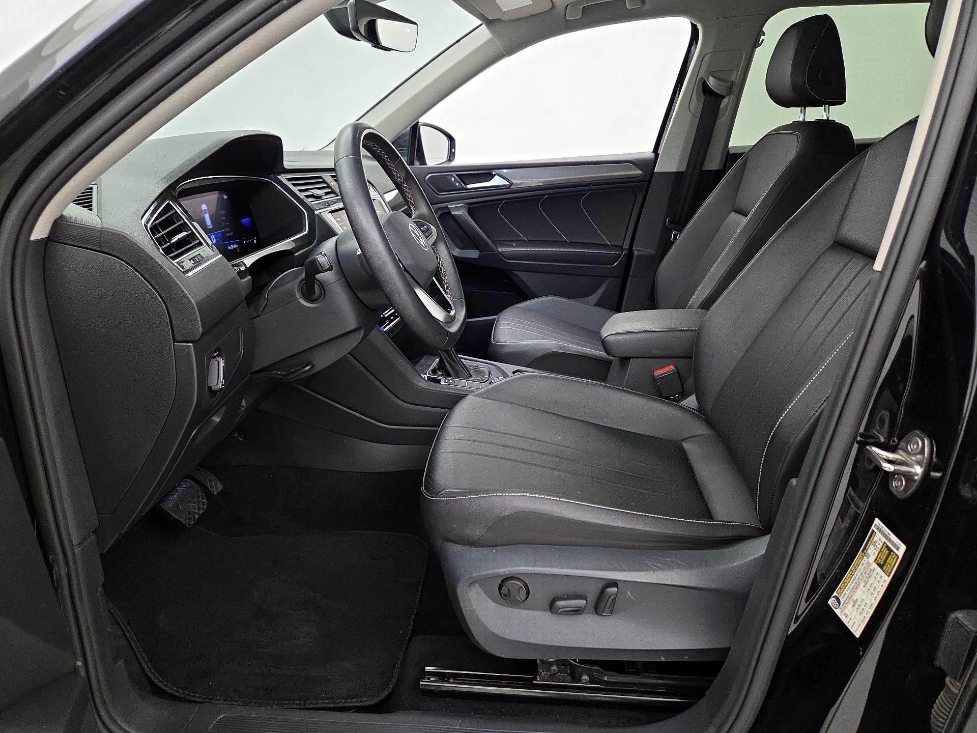 Thumbnail: 2022 Volkswagen Tiguan - 11