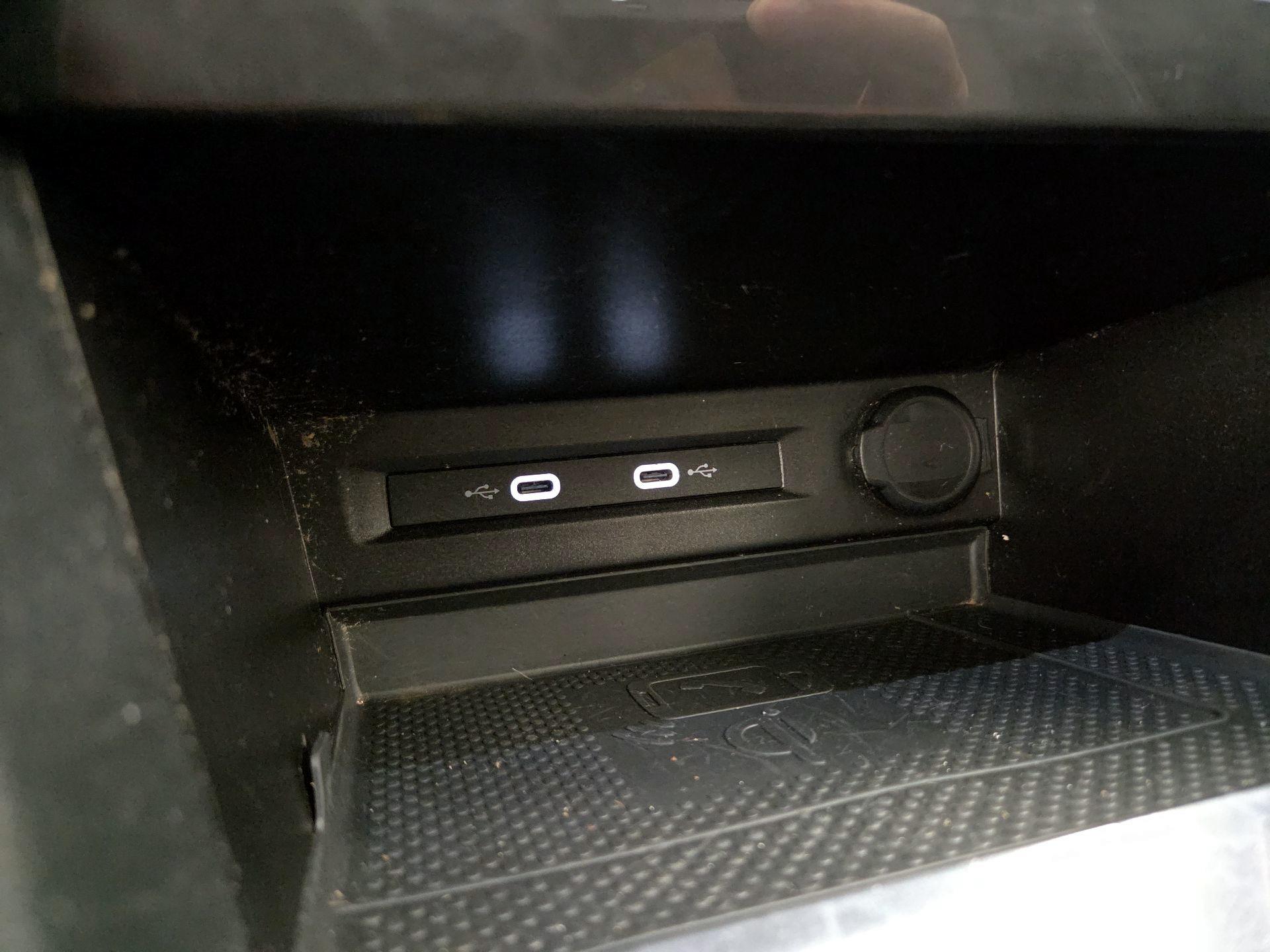 Thumbnail: 2022 Volkswagen Tiguan - 18