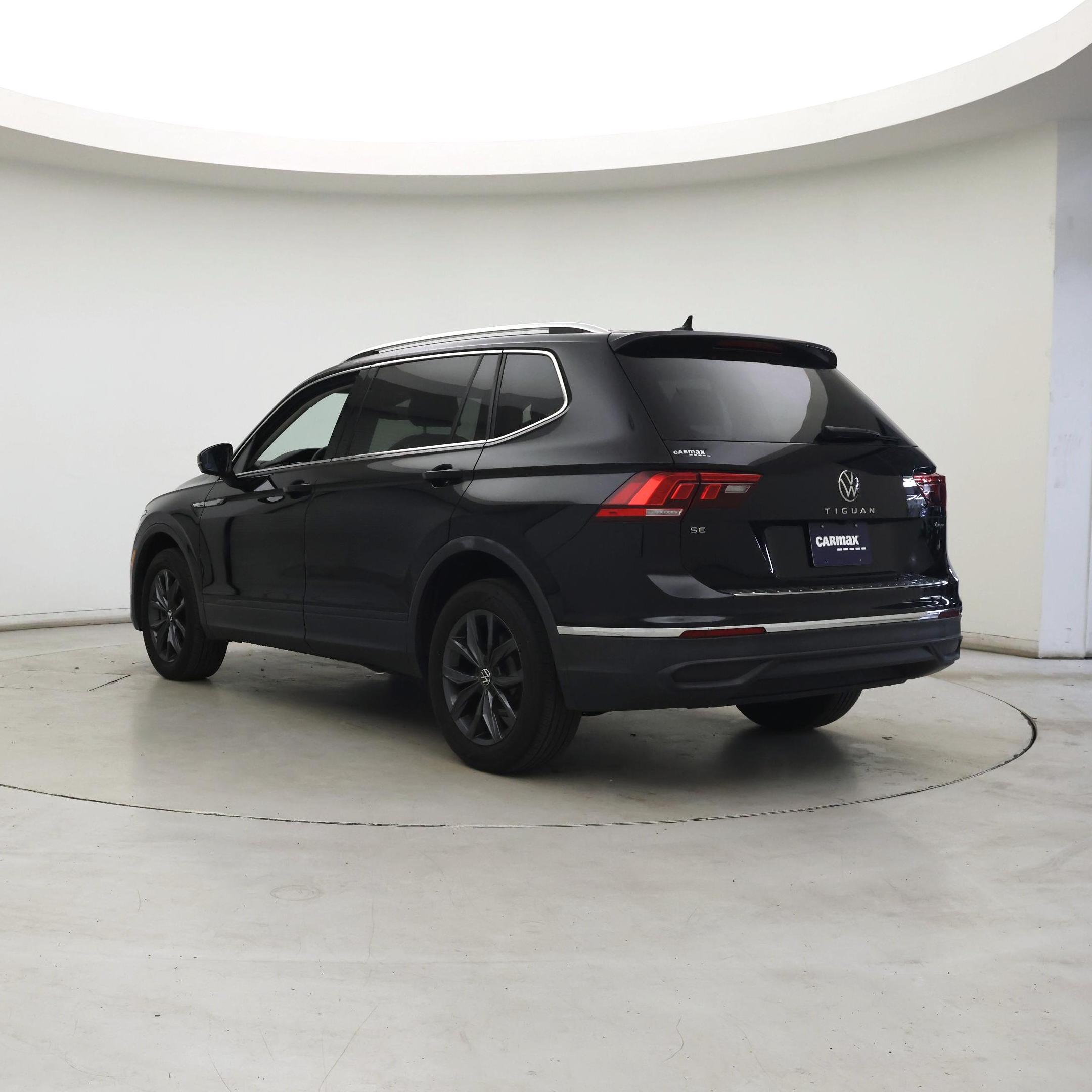 Thumbnail: 2022 Volkswagen Tiguan - 2