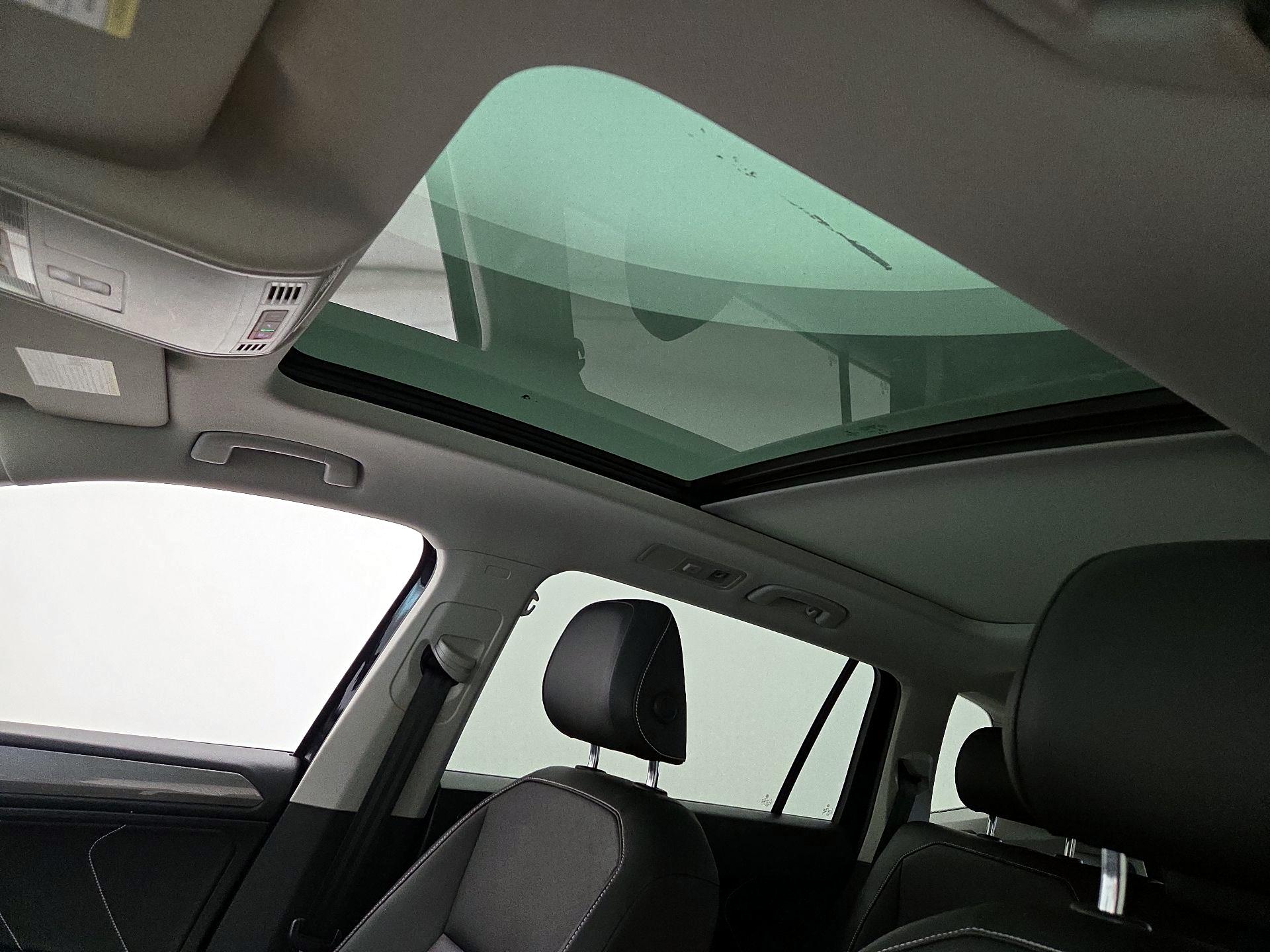 Thumbnail: 2022 Volkswagen Tiguan - 19