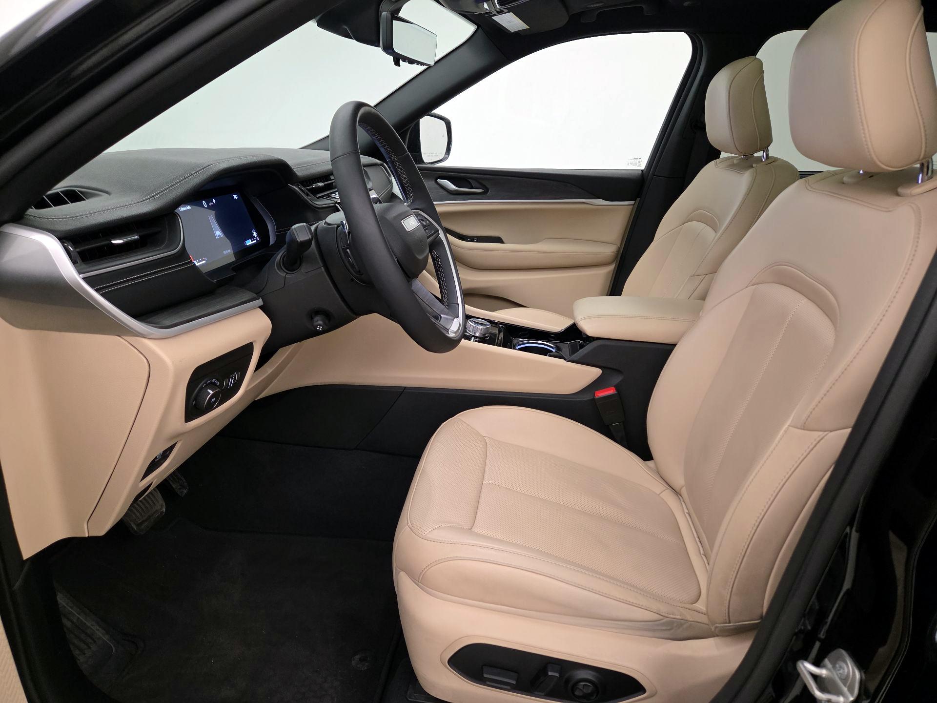 Thumbnail: 2023 Jeep Grand Cherokee L - 11