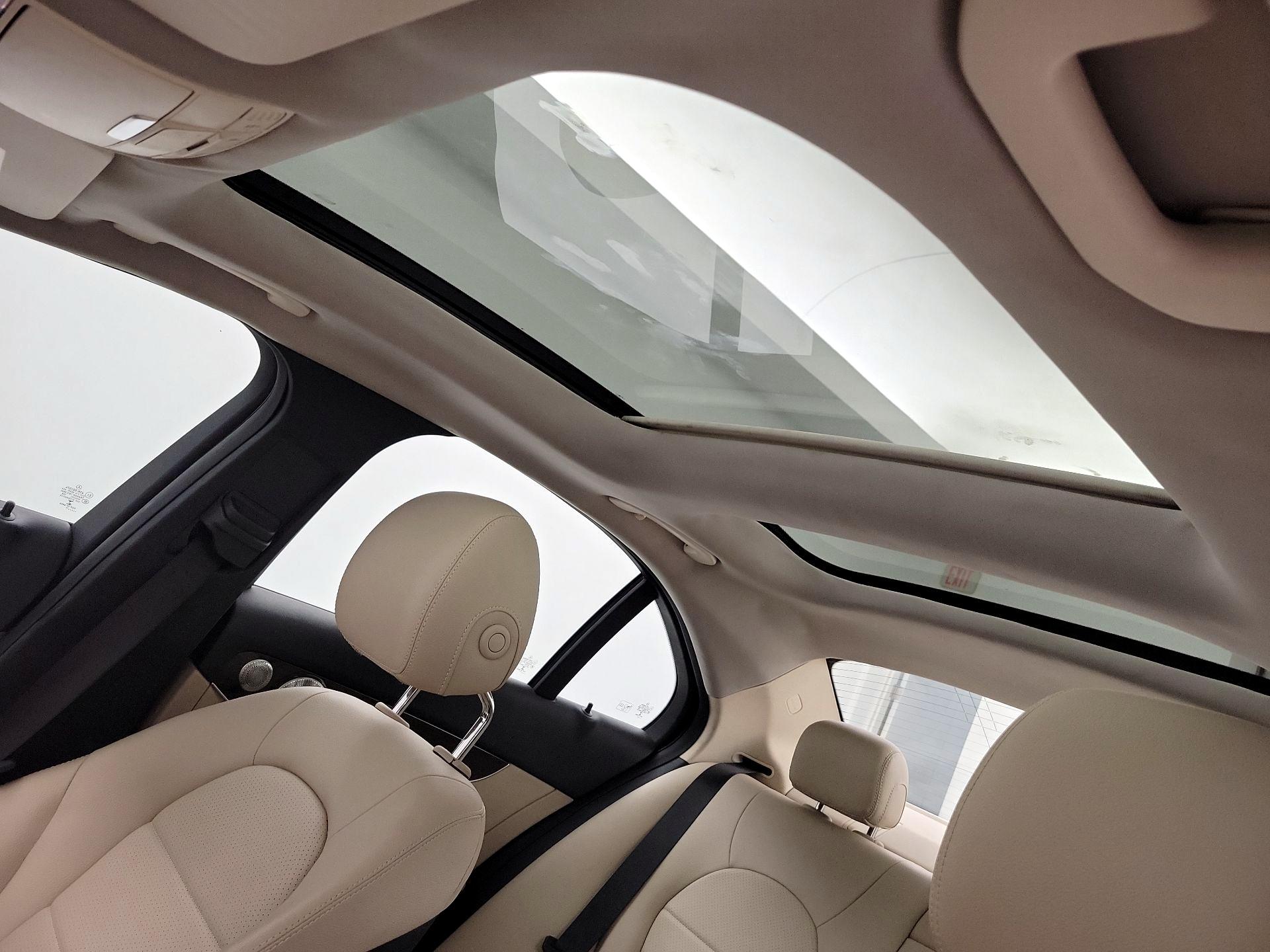 Thumbnail: 2017 Mercedes-Benz C-Class - 20