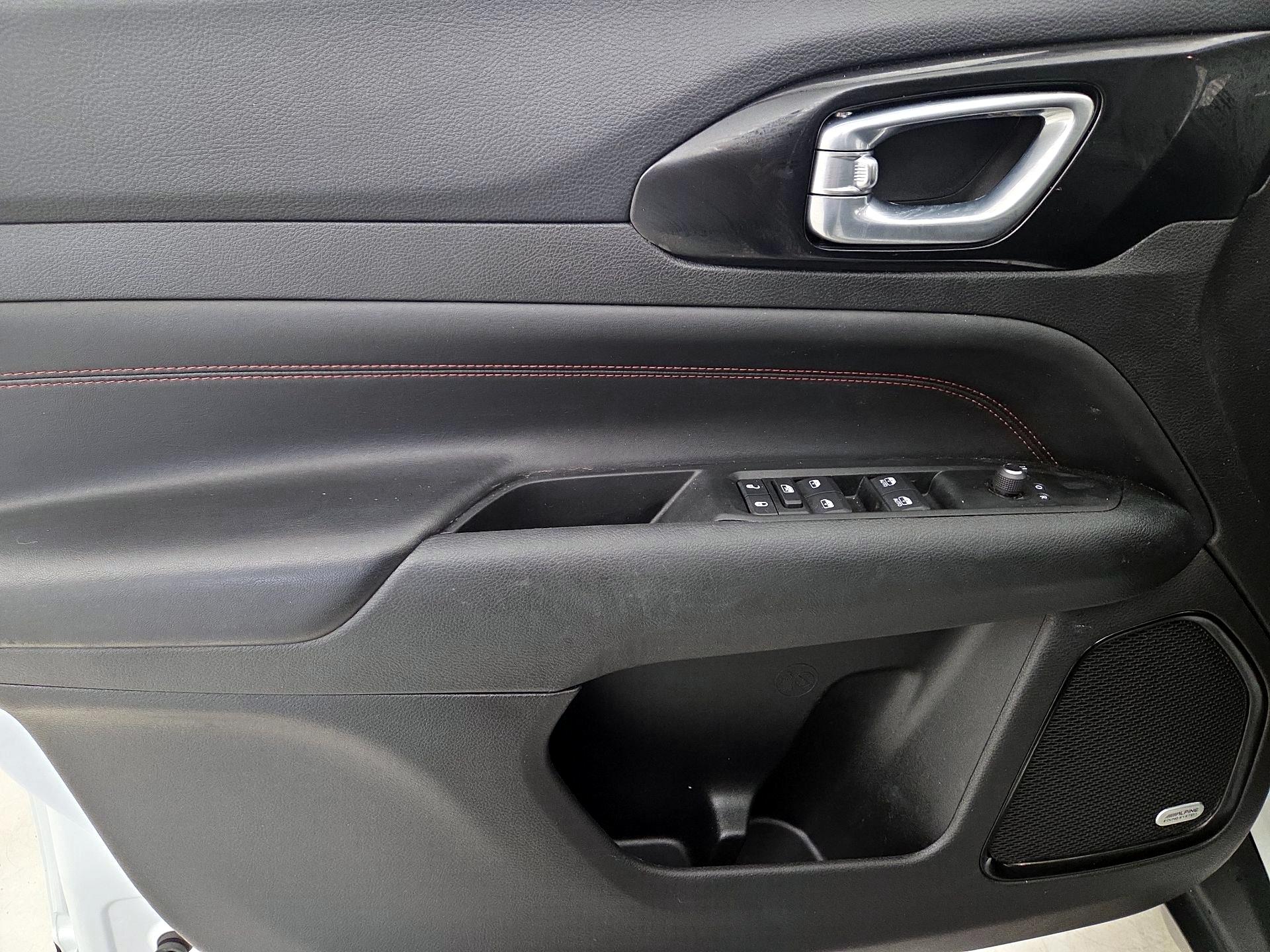 Thumbnail: 2022 Jeep Compass - 12