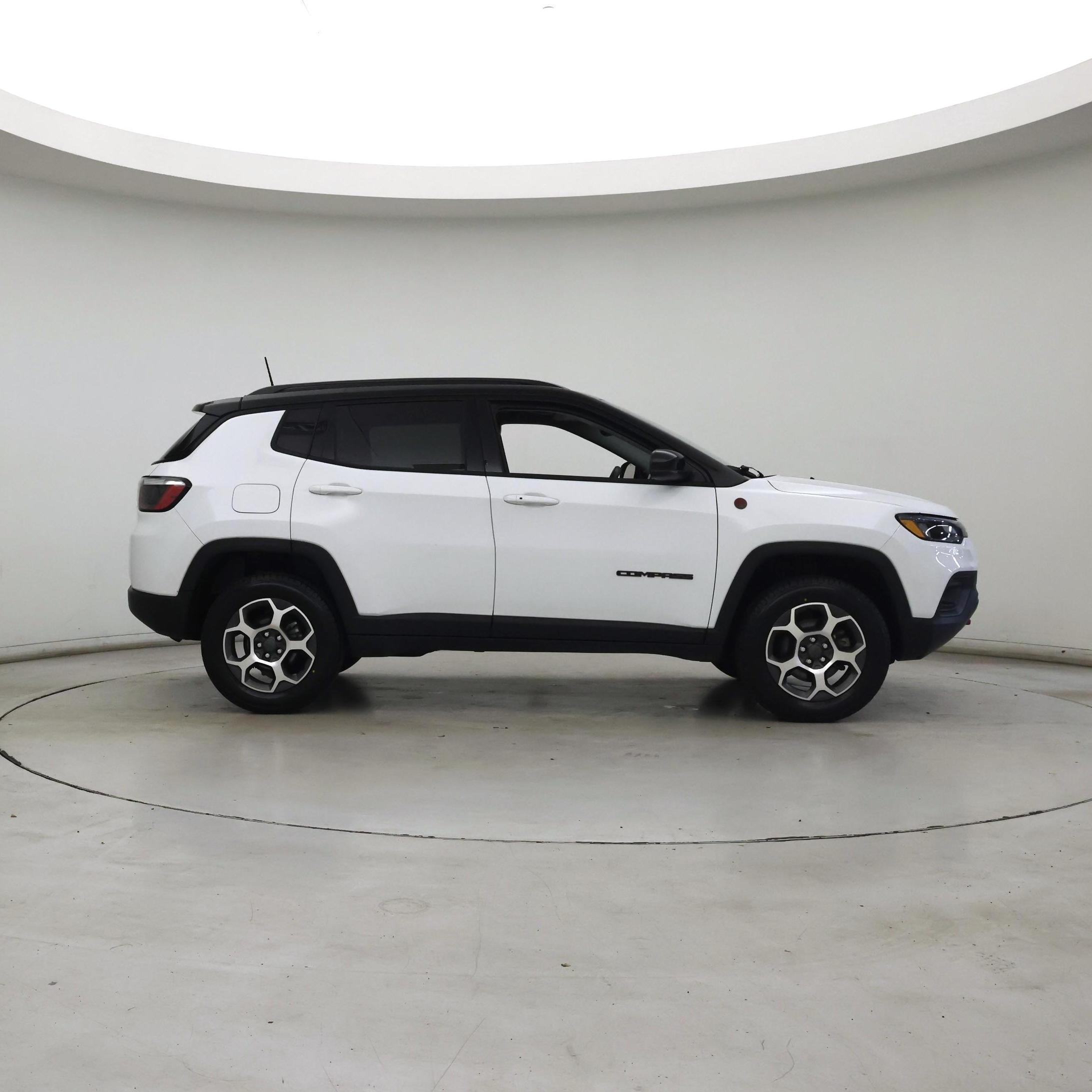 Thumbnail: 2022 Jeep Compass - 7