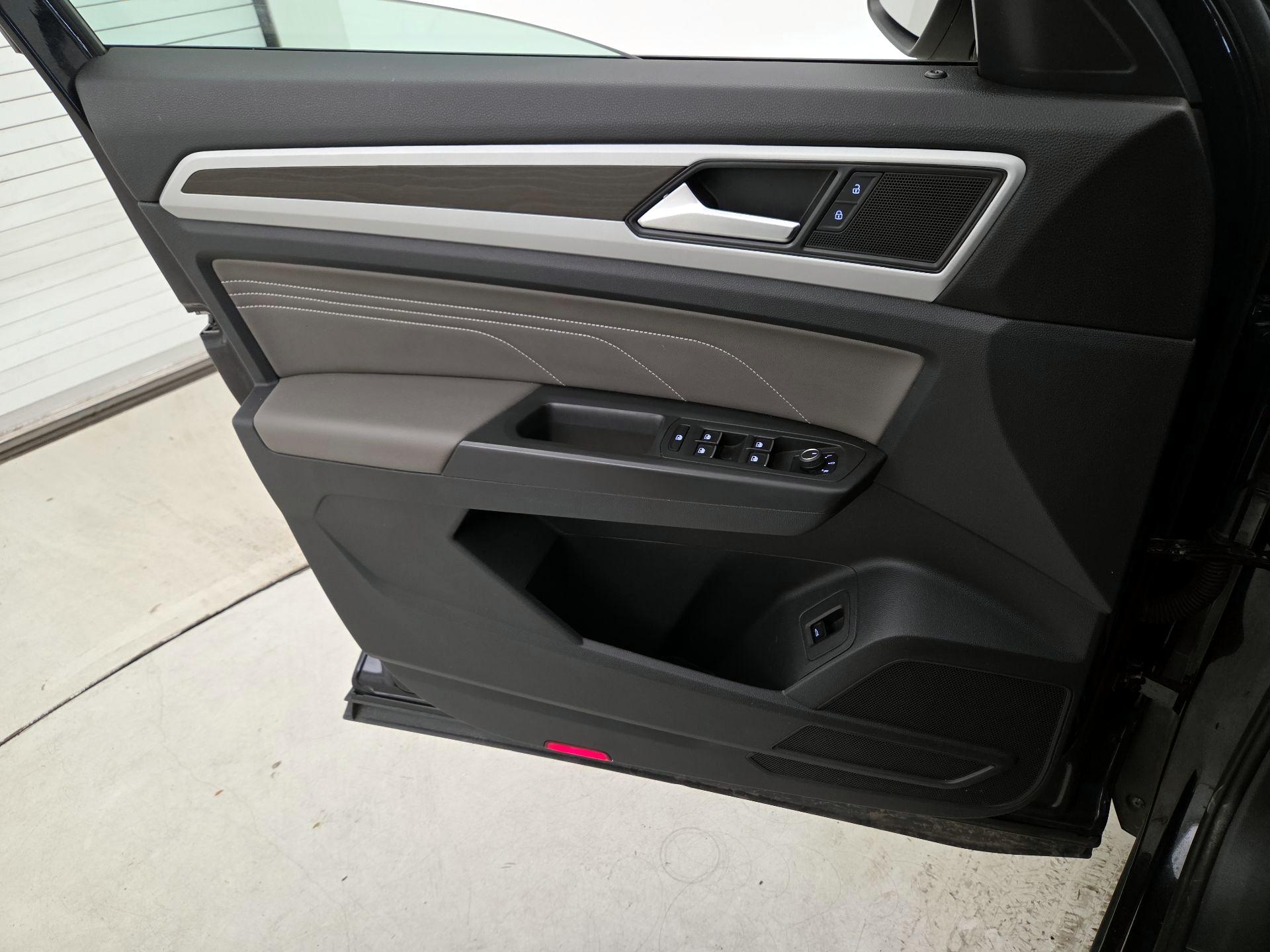 Thumbnail: 2023 Volkswagen Atlas - 12