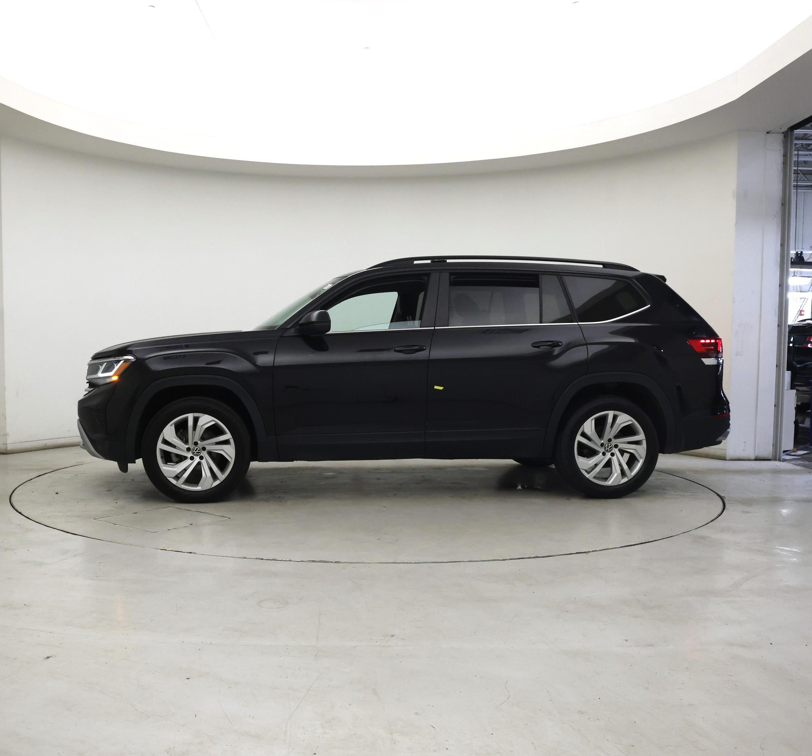 Thumbnail: 2023 Volkswagen Atlas - 3