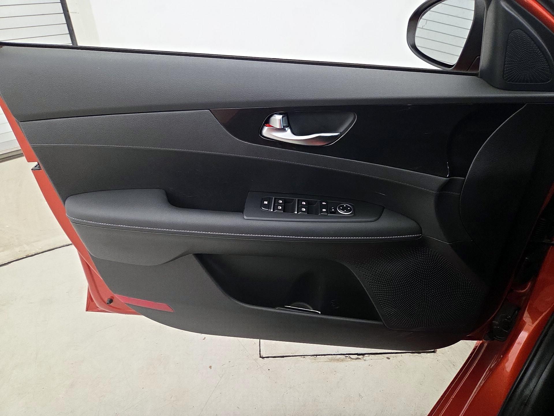 Thumbnail: 2023 Kia Forte - 12