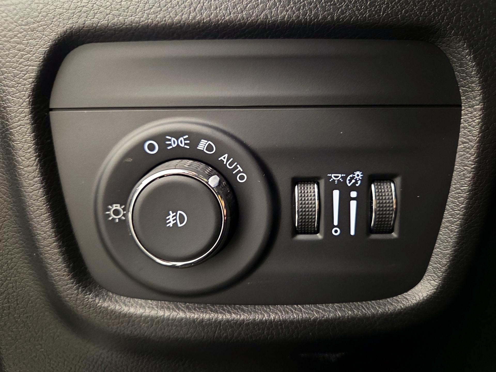 Thumbnail: 2022 Jeep Grand Cherokee - 13