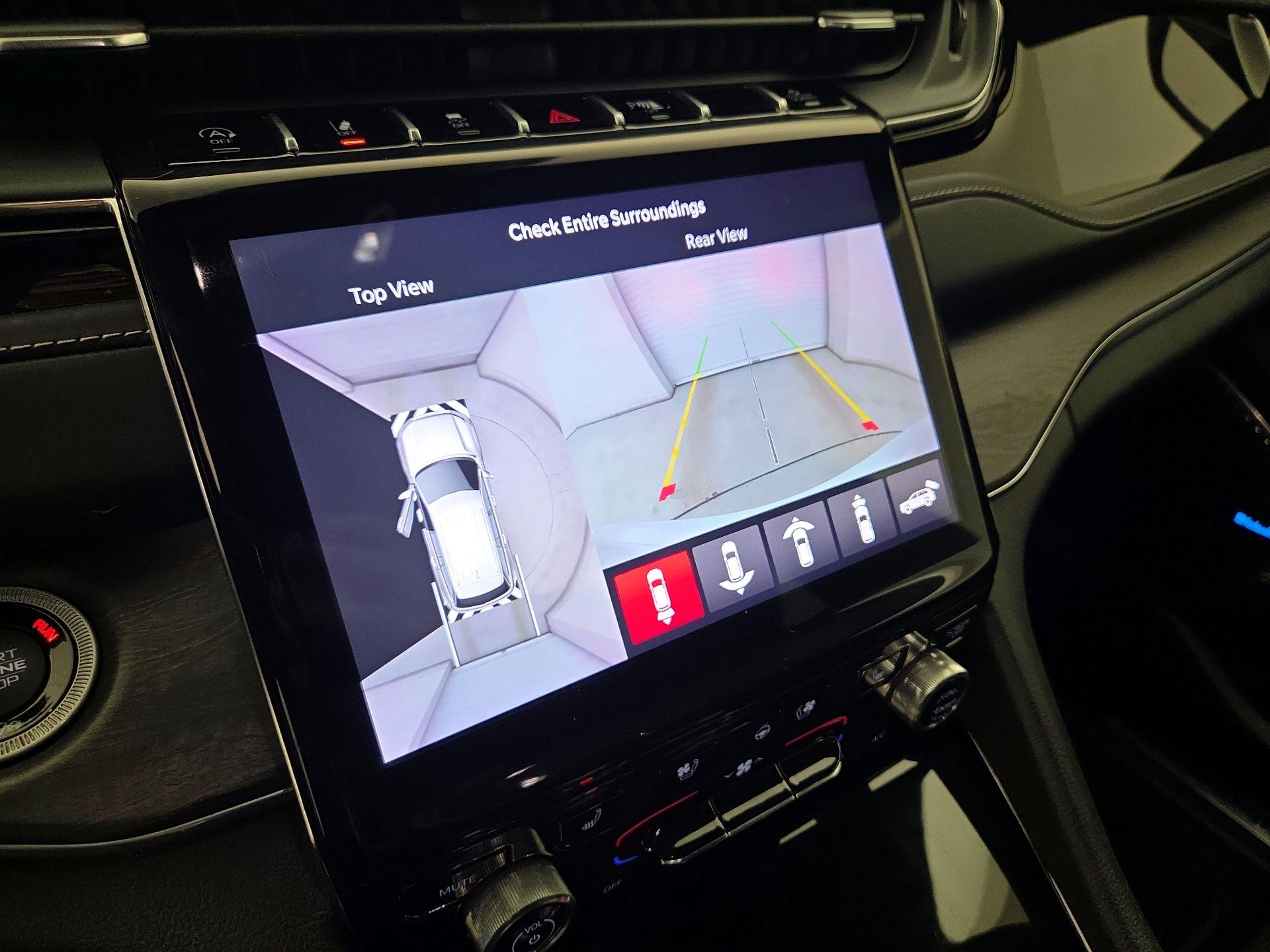 Thumbnail: 2022 Jeep Grand Cherokee - 14