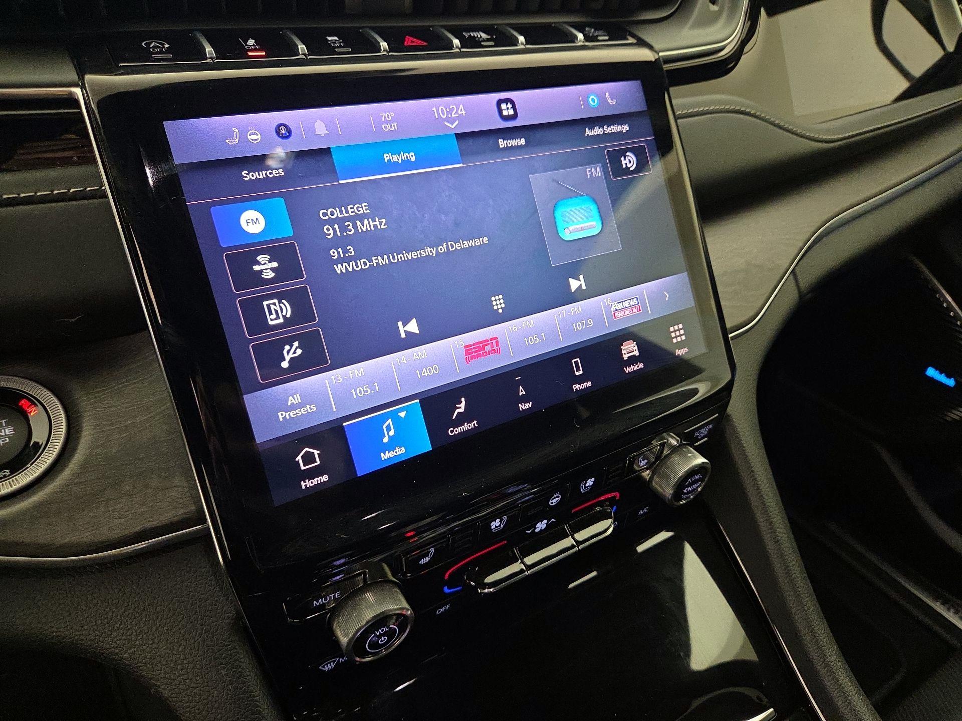 Thumbnail: 2022 Jeep Grand Cherokee - 15