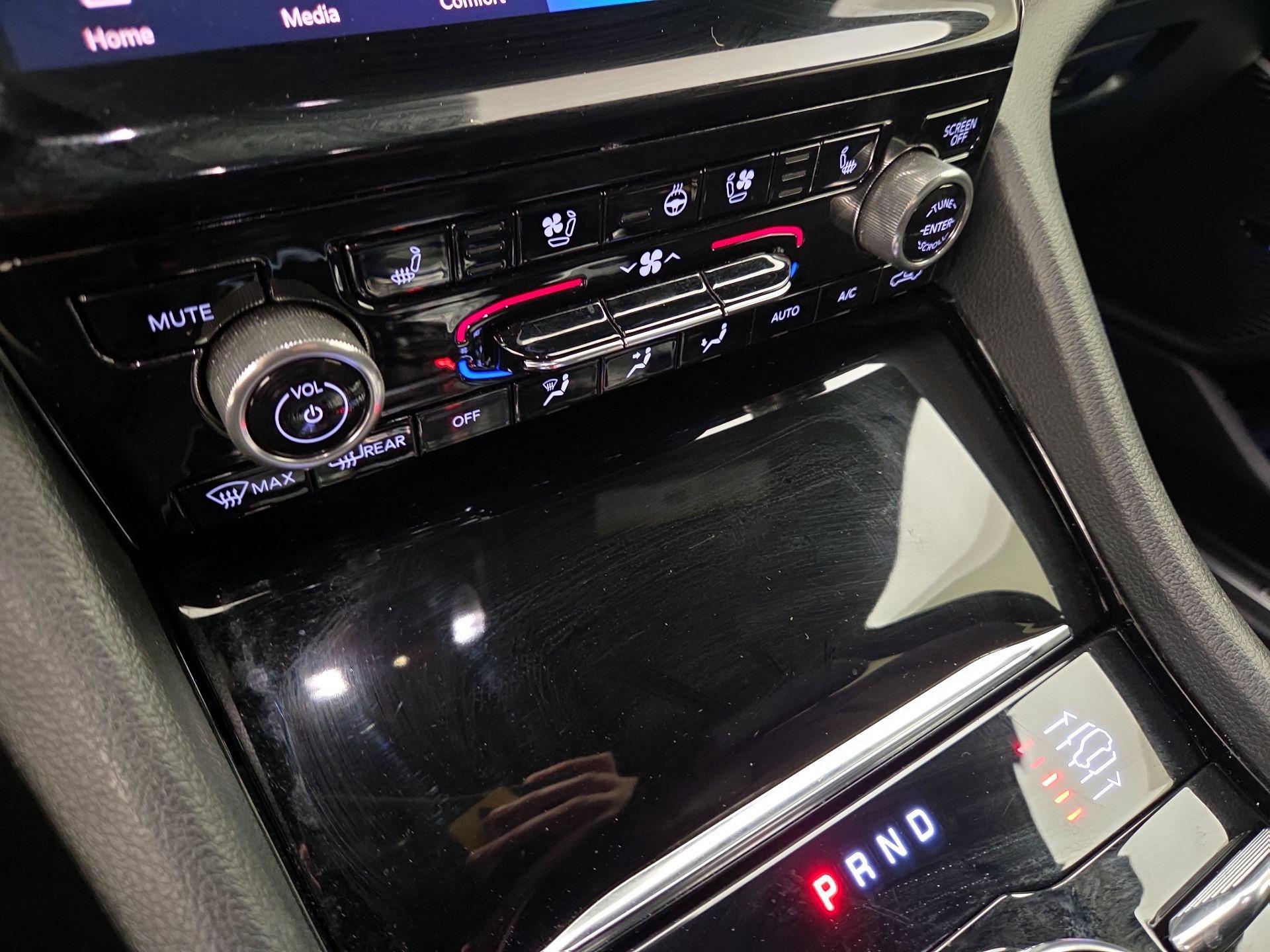 Thumbnail: 2022 Jeep Grand Cherokee - 16