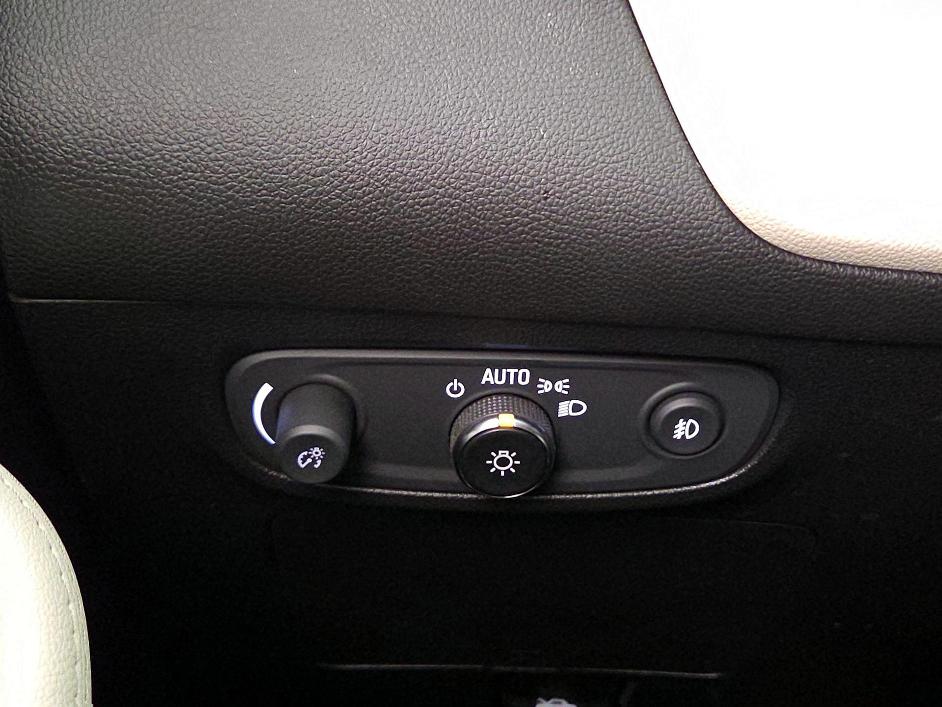 Thumbnail: 2020 Buick Encore GX - 13