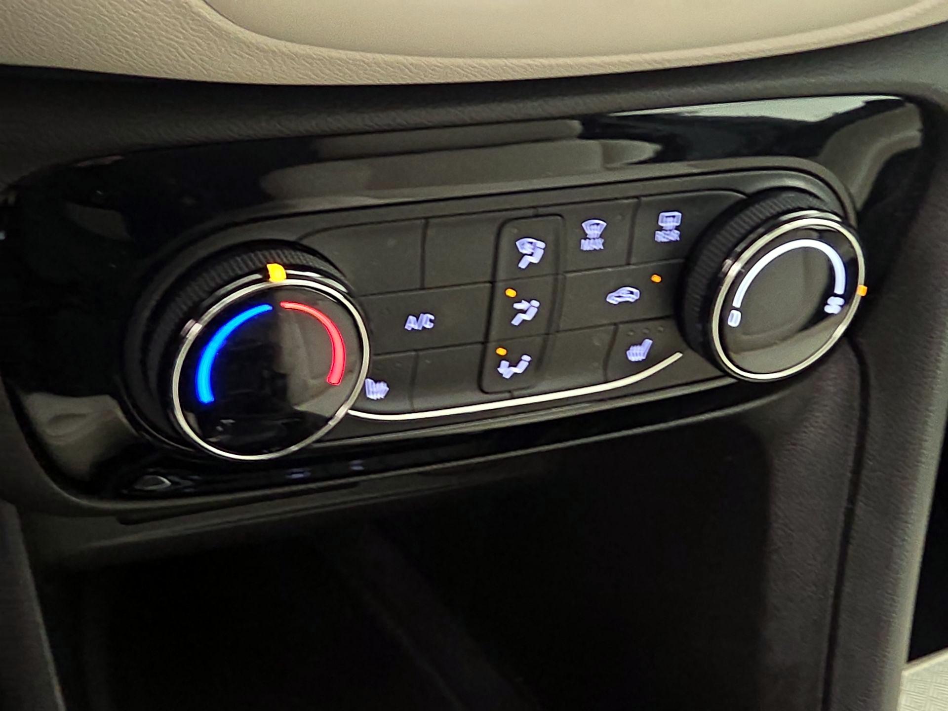 Thumbnail: 2020 Buick Encore GX - 16