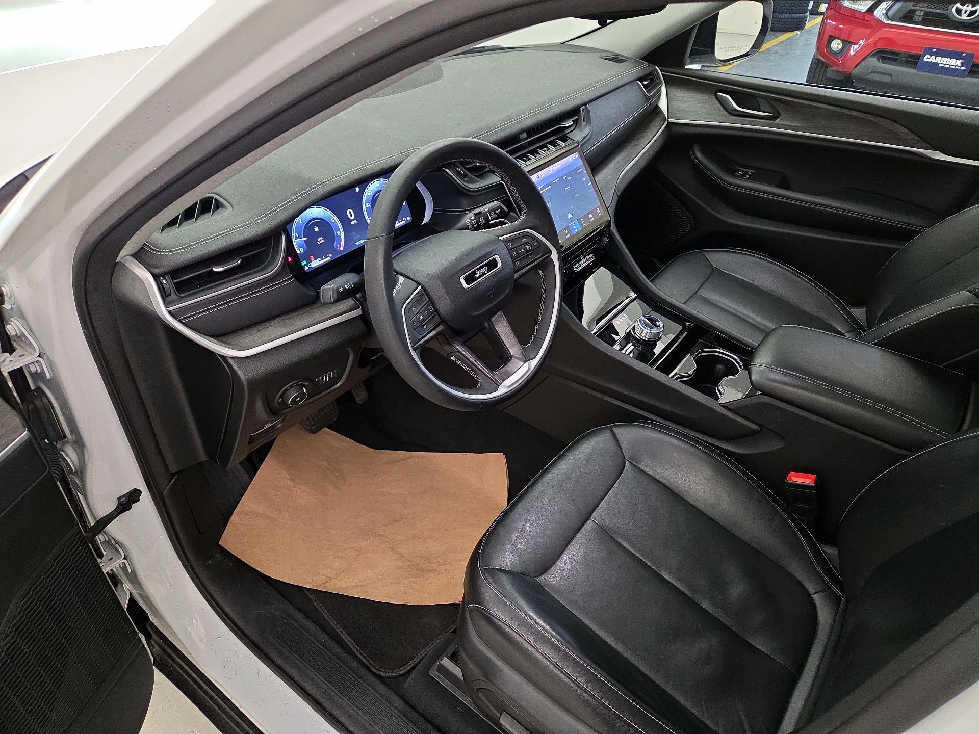 Thumbnail: 2023 Jeep Grand Cherokee - 11