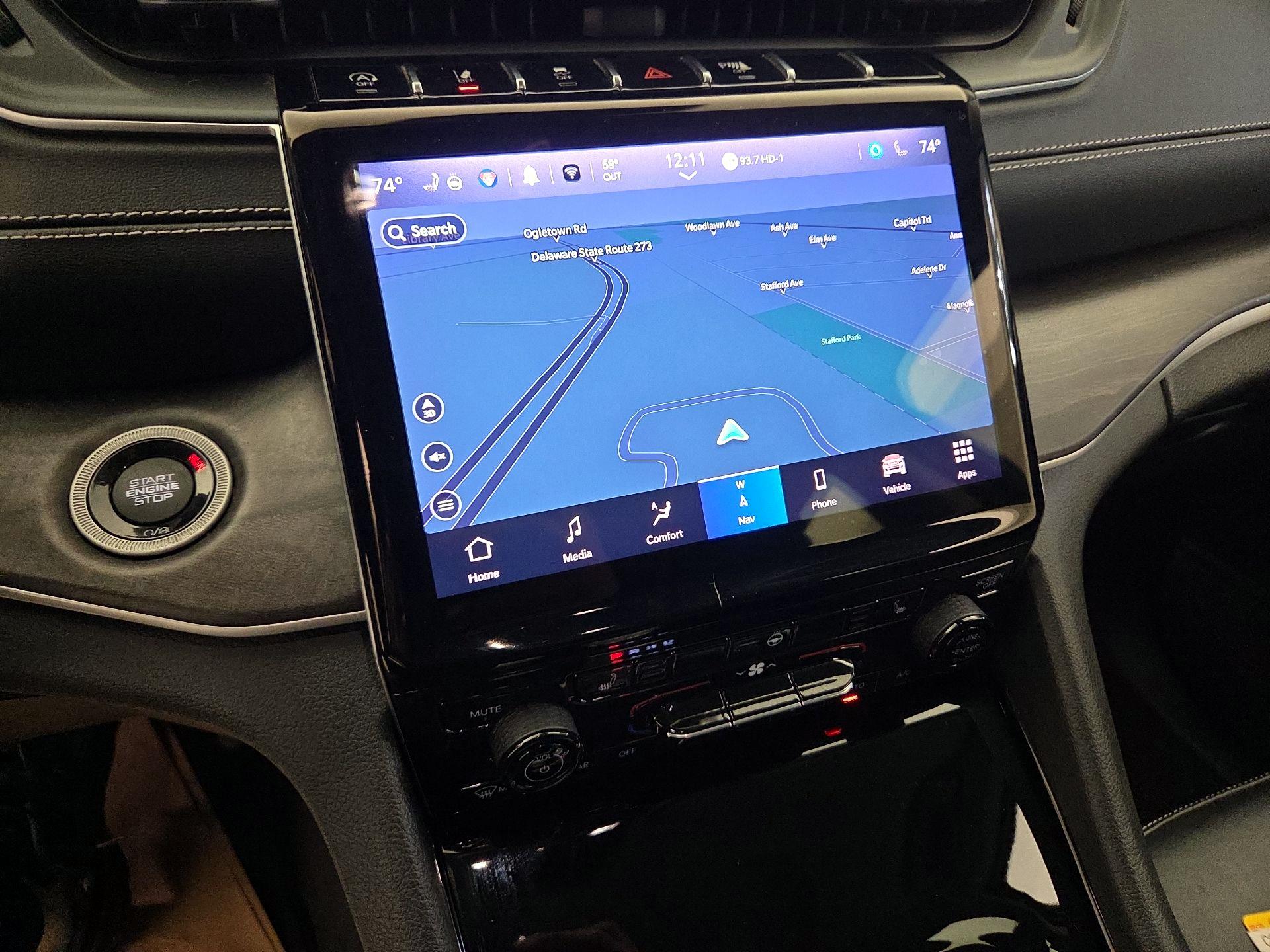 Thumbnail: 2023 Jeep Grand Cherokee - 14