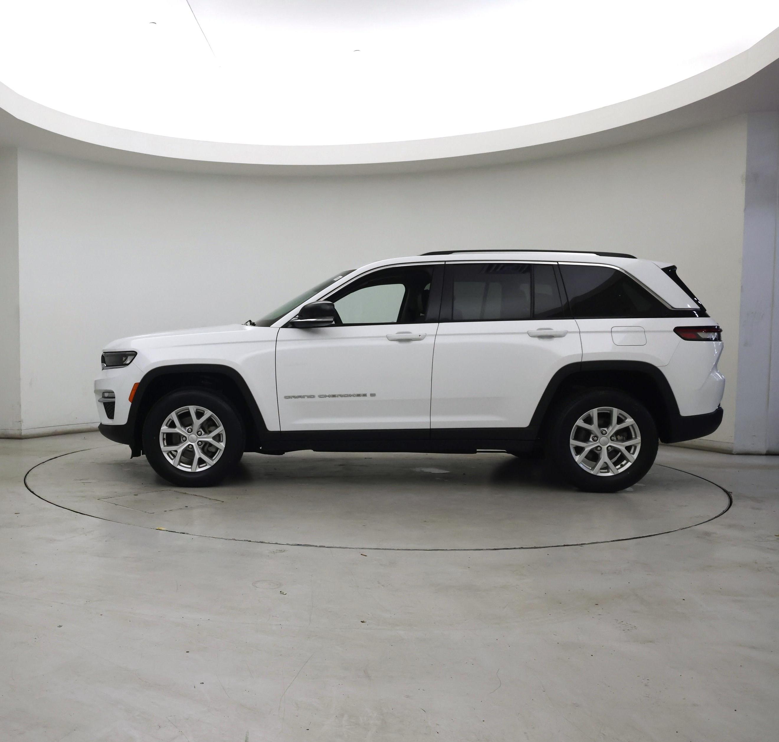 Thumbnail: 2023 Jeep Grand Cherokee - 3